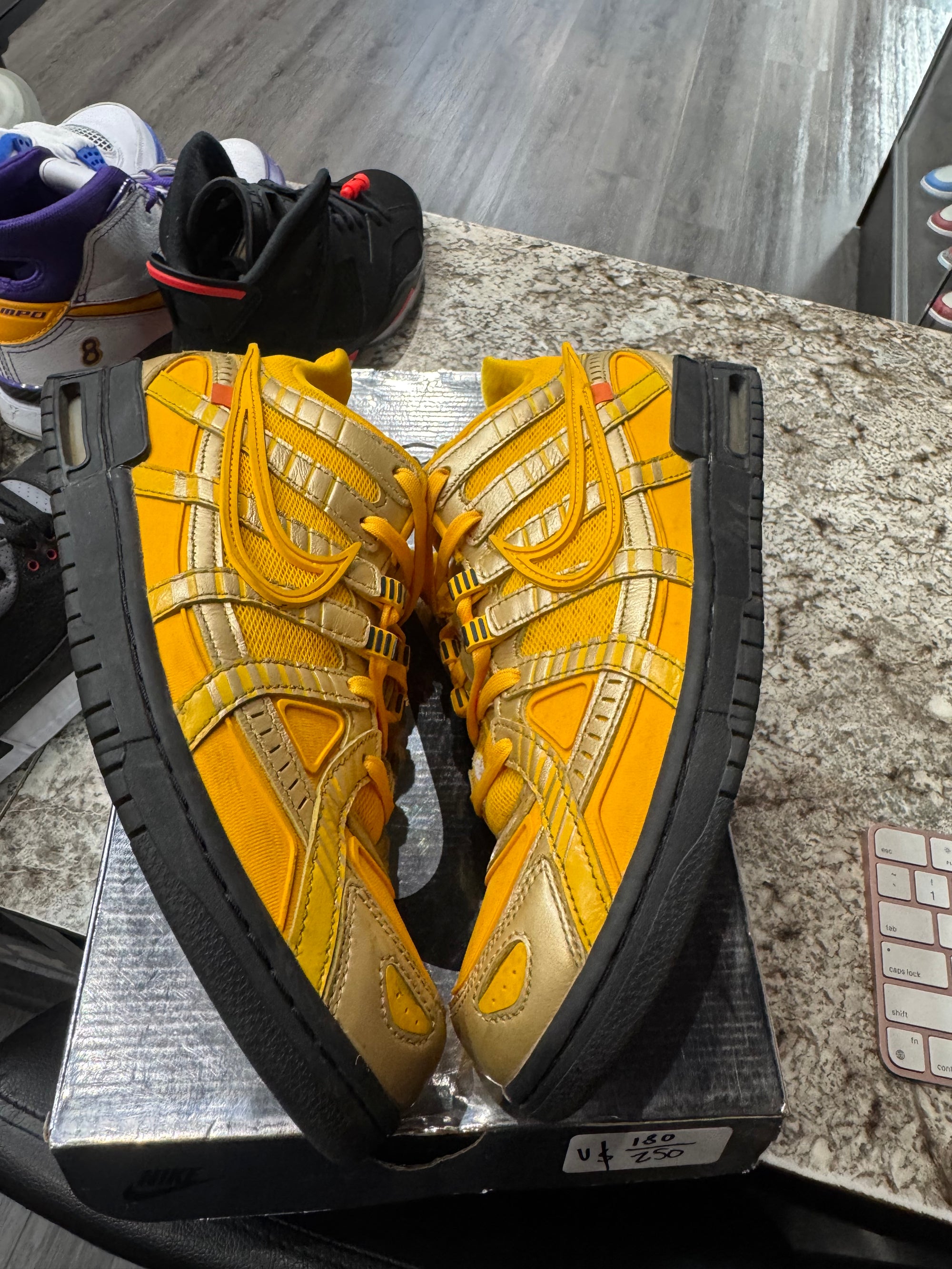 Nike Air Rubber Dunk Off-White University Gold