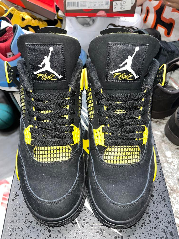 Jordan 4 Retro Thunder (2023)