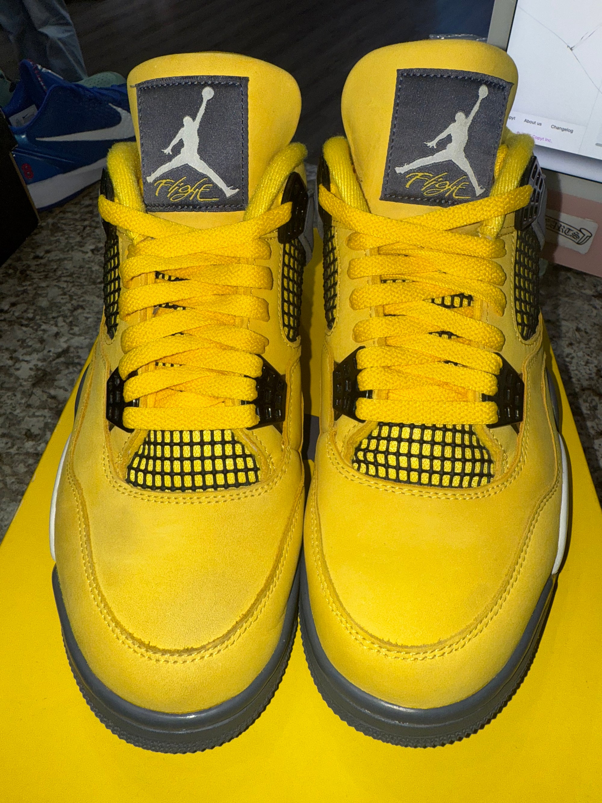 Jordan 4 Retro Lightning (2021)