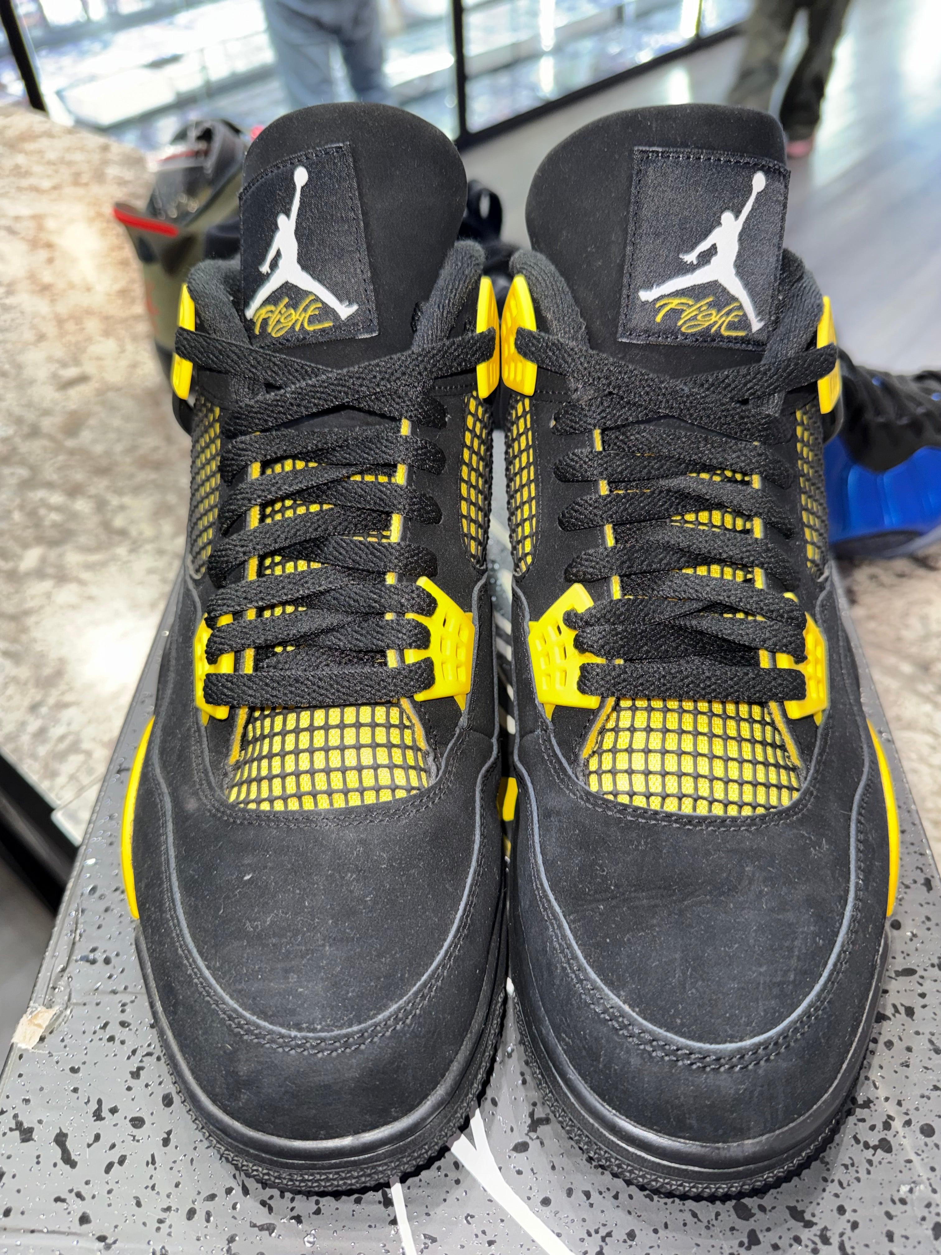 Jordan 4 Retro Thunder (2023) – Coolkicks