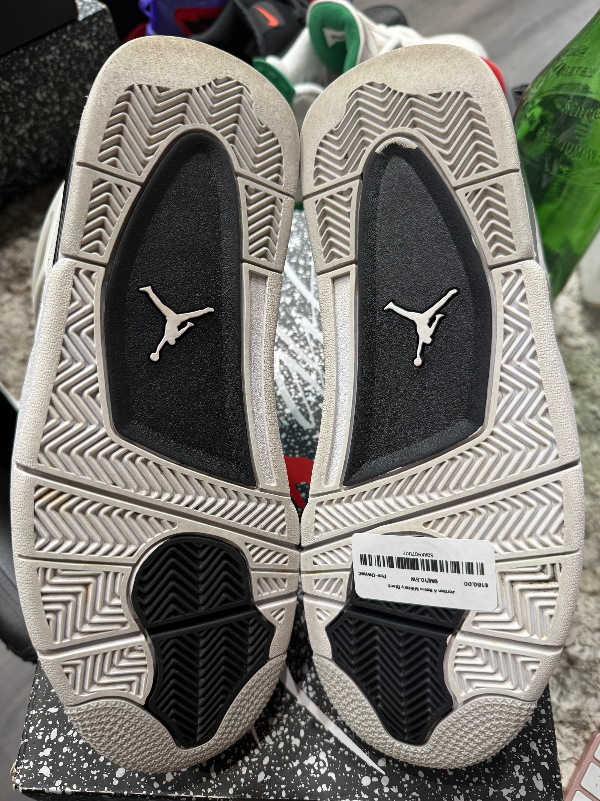 Jordan 4 Retro Military Black (YARD SALE)