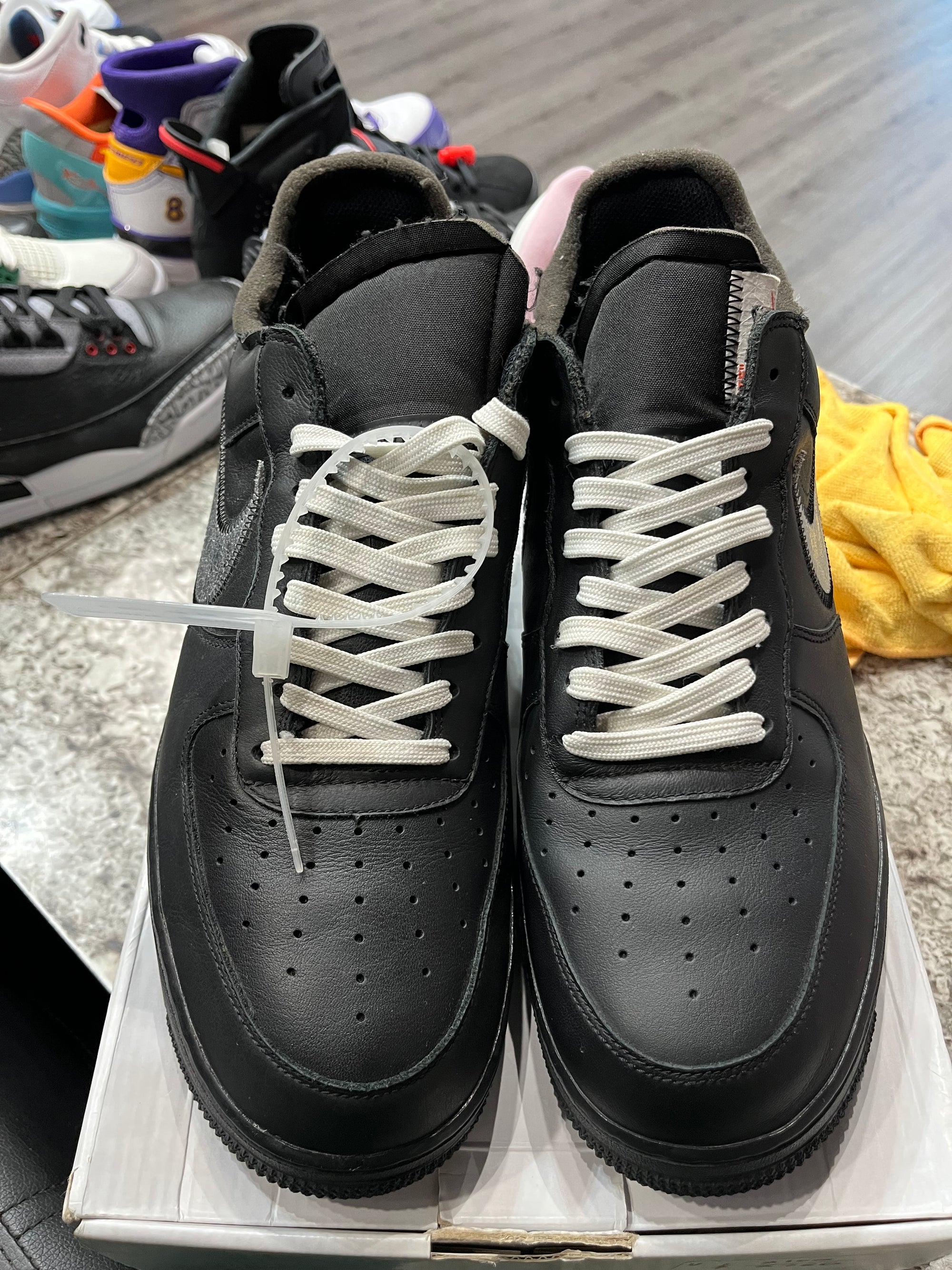 Nike Air Force 1 Low '07 Off-White MoMA (without Socks)