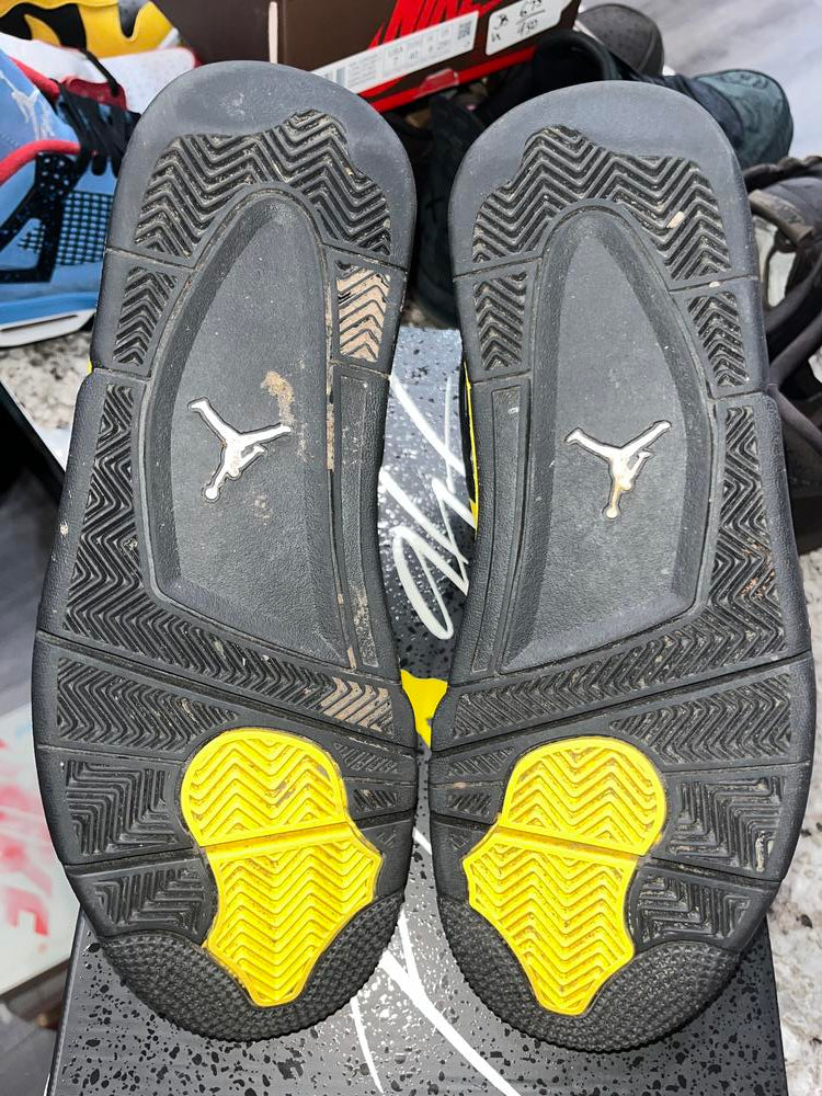 Jordan 4 Retro Thunder (2023)