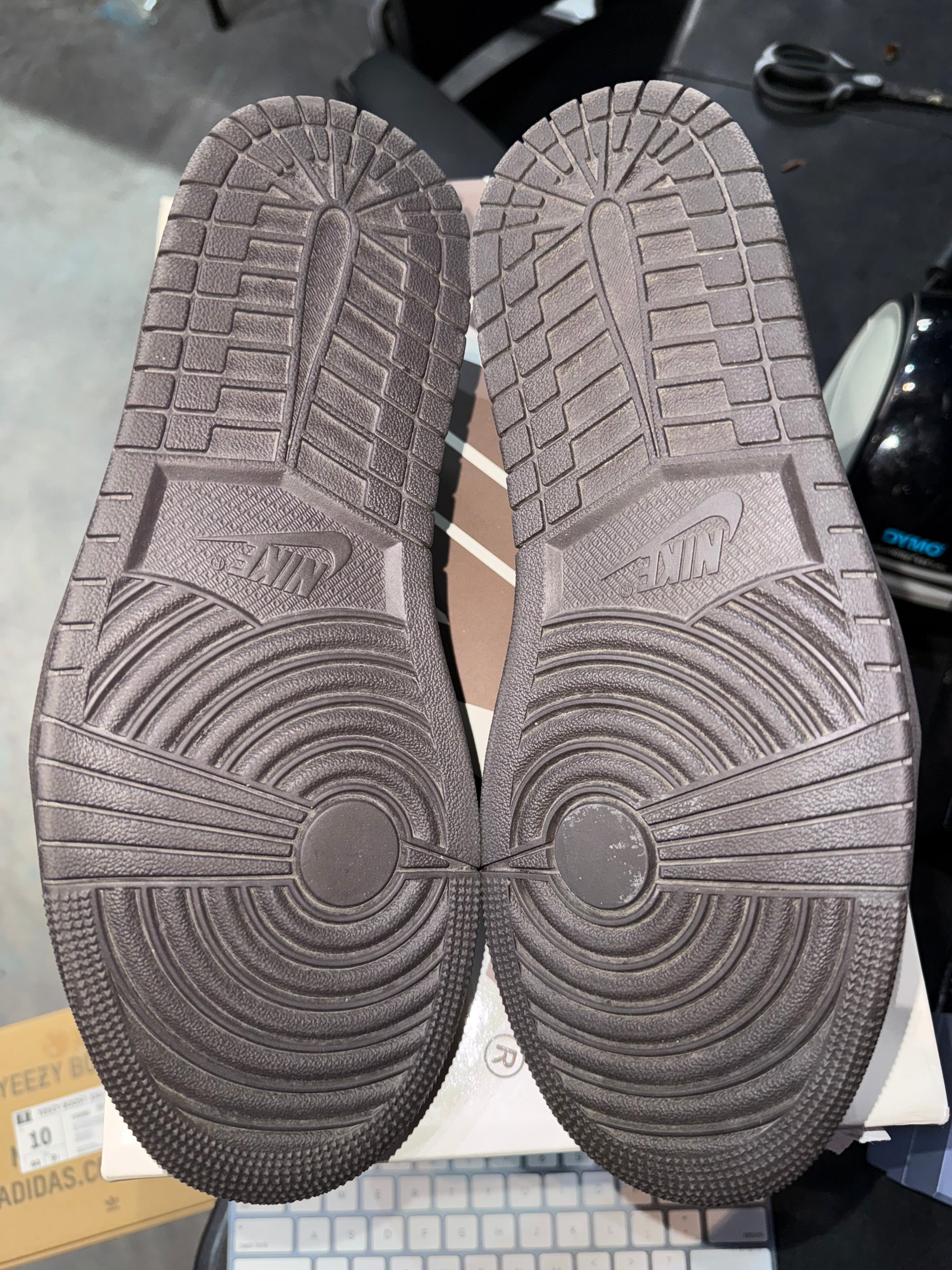 Jordan 1 Retro Low OG SP Travis Scott Velvet Brown