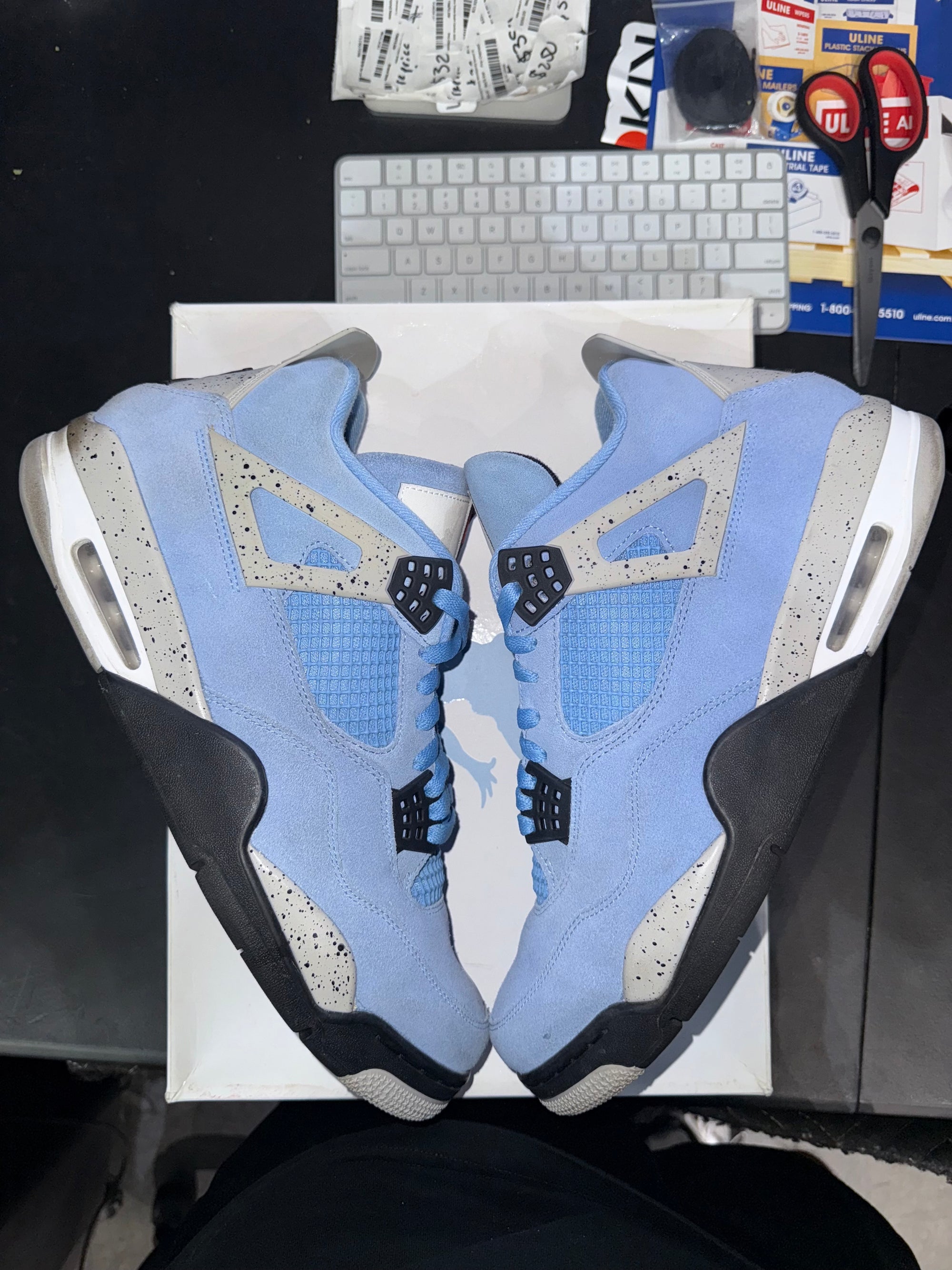 Jordan 4 Retro University Blue