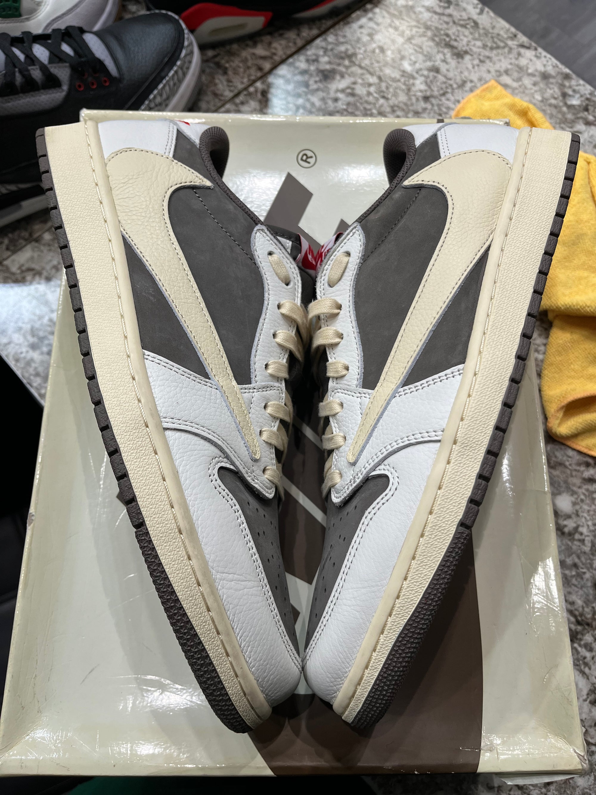 Jordan 1 Retro Low OG SP Travis Scott Reverse Mocha