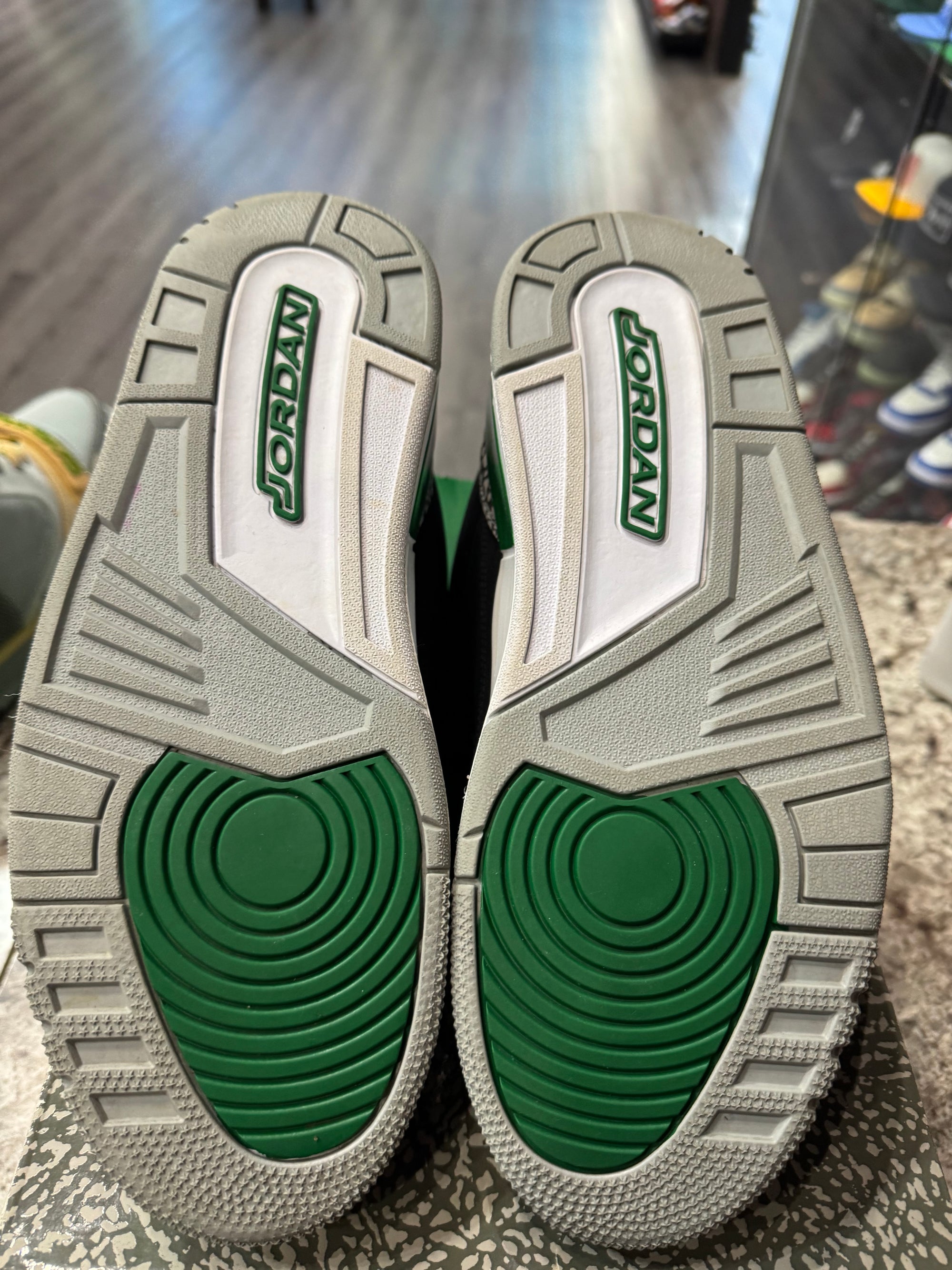 Jordan 3 Retro Pine Green (Damaged Box)