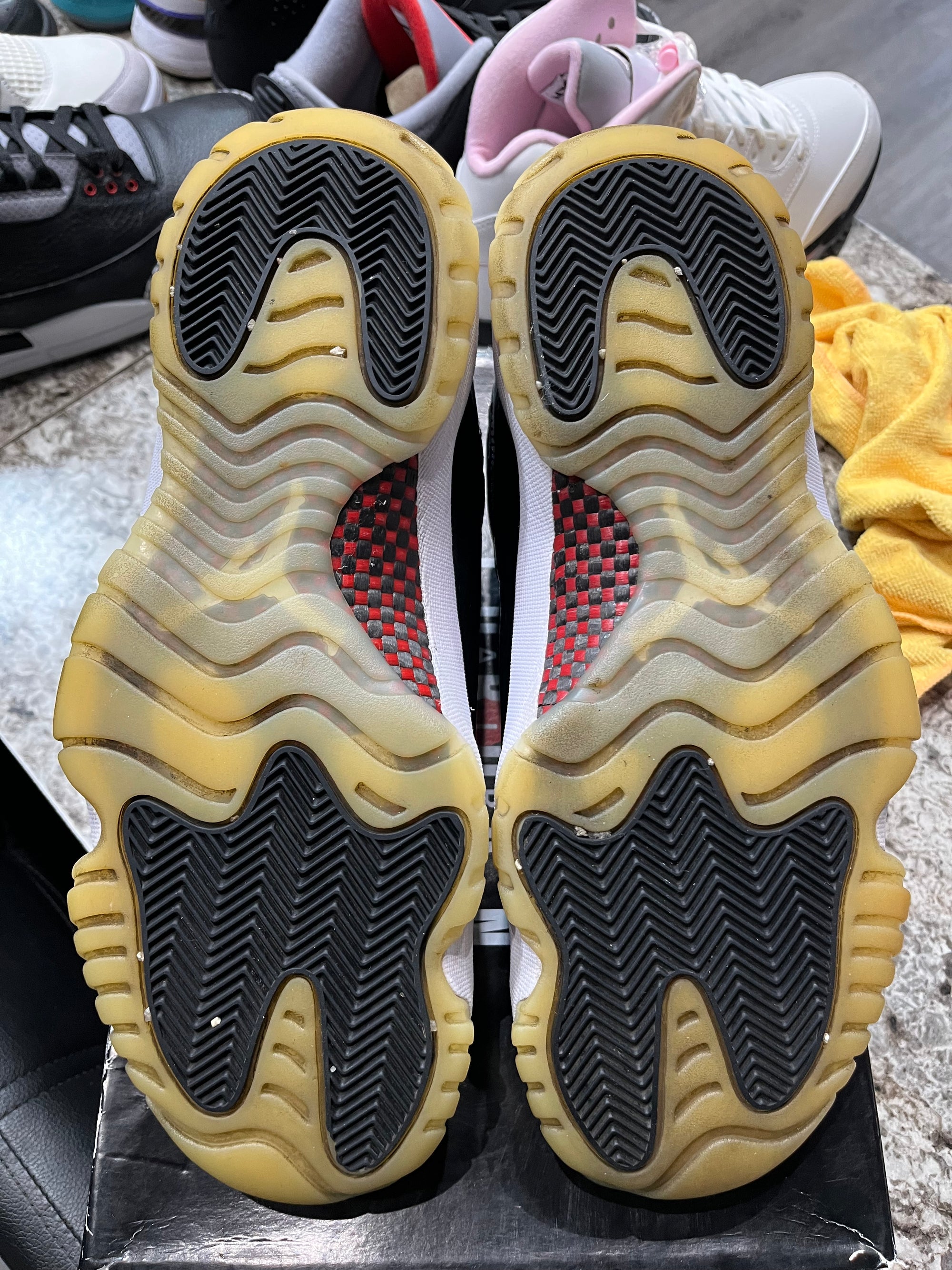 Jordan 11 Retro Low 72-10