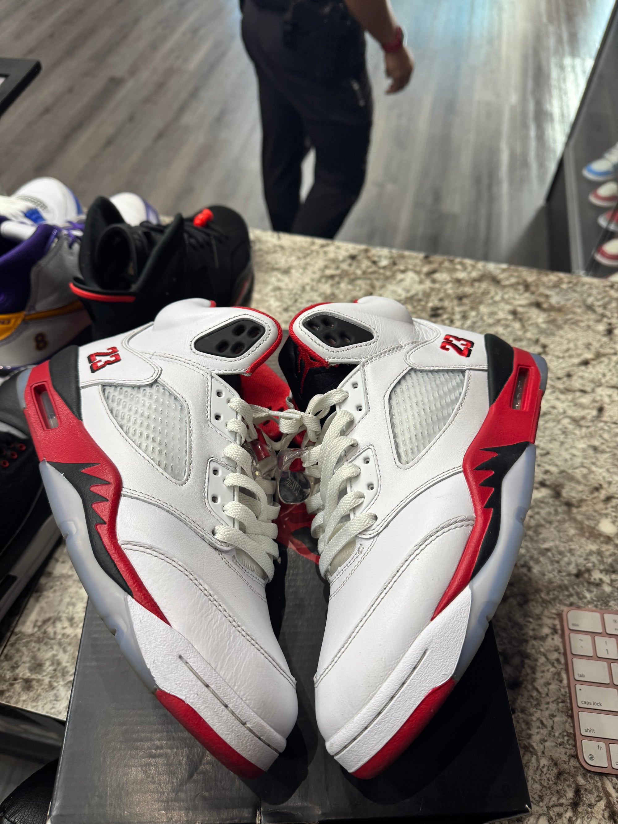 Jordan 5 Retro Fire Red Black Tongue (2025)