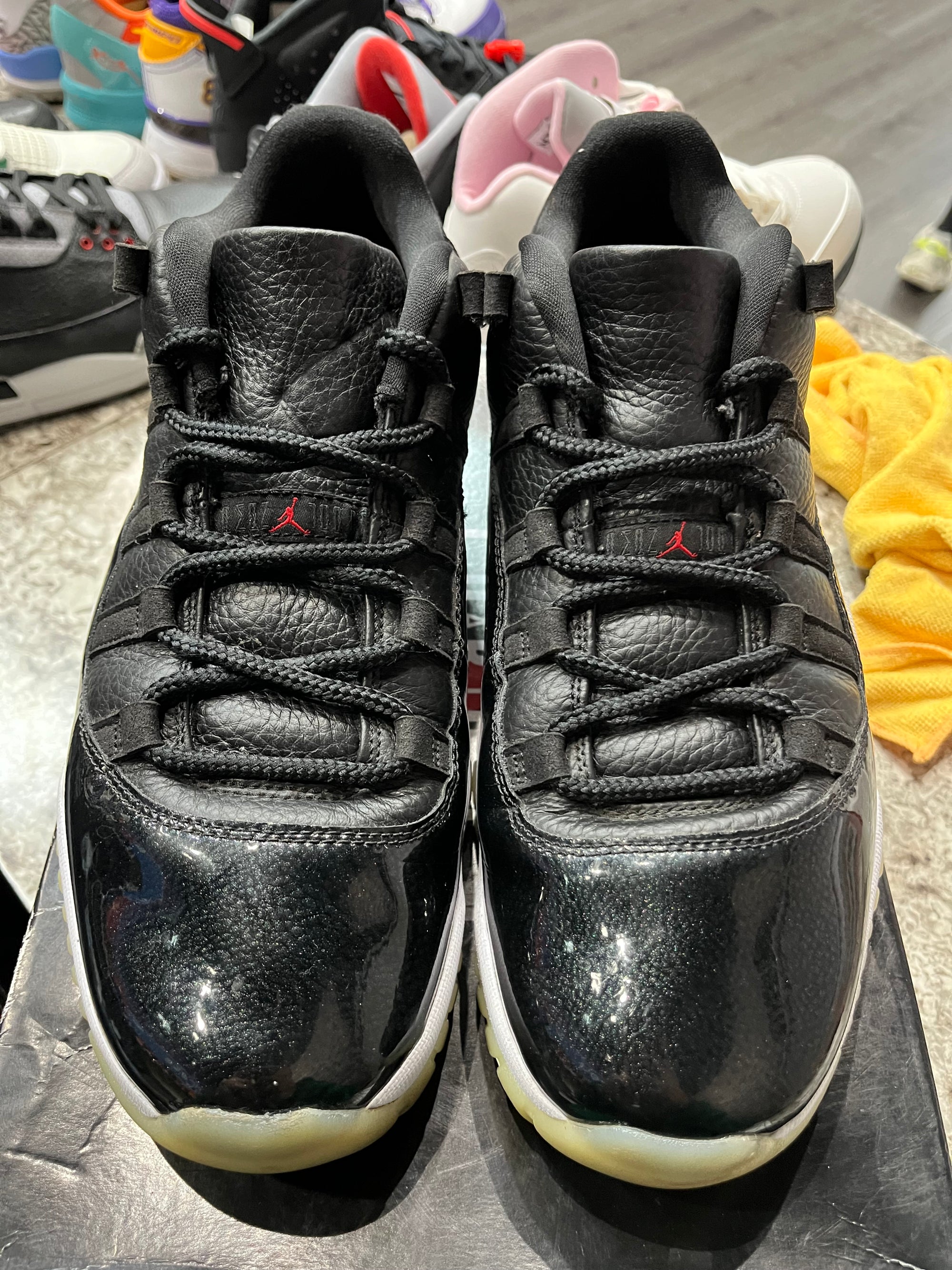 Jordan 11 Retro Low 72-10