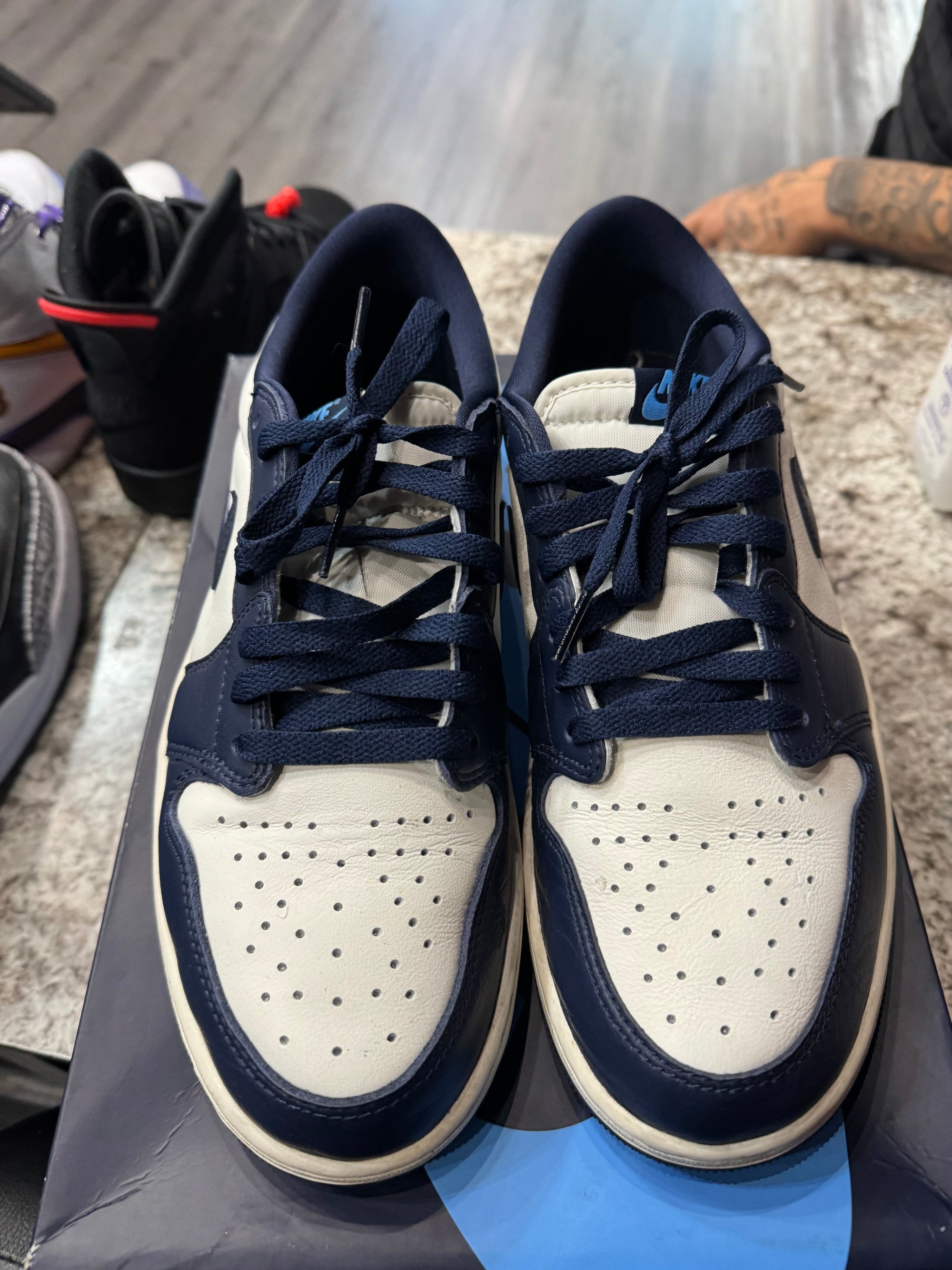 Jordan 1 Low OG Obsidian UNC