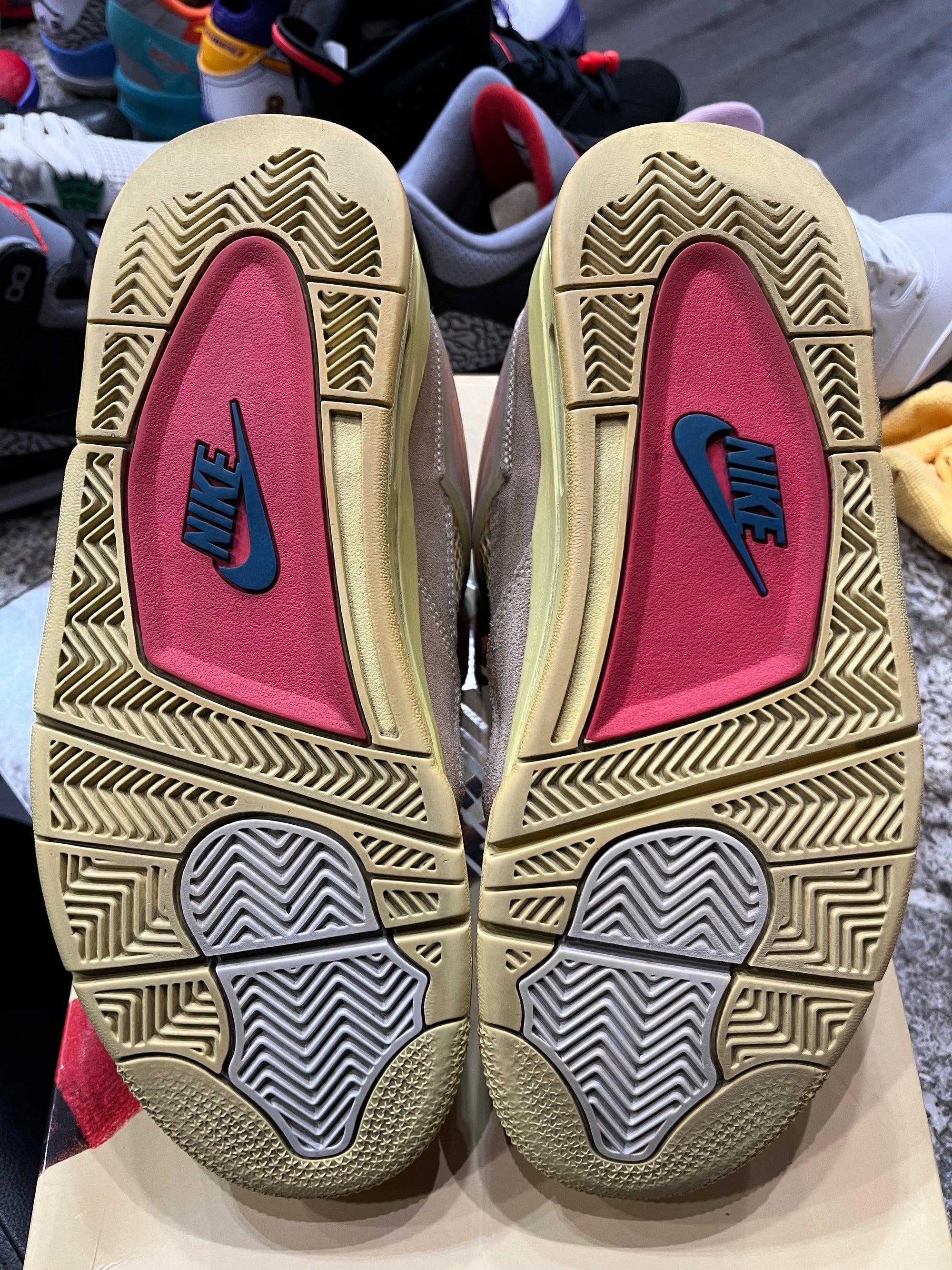 Jordan 4 Retro Union Guava Ice