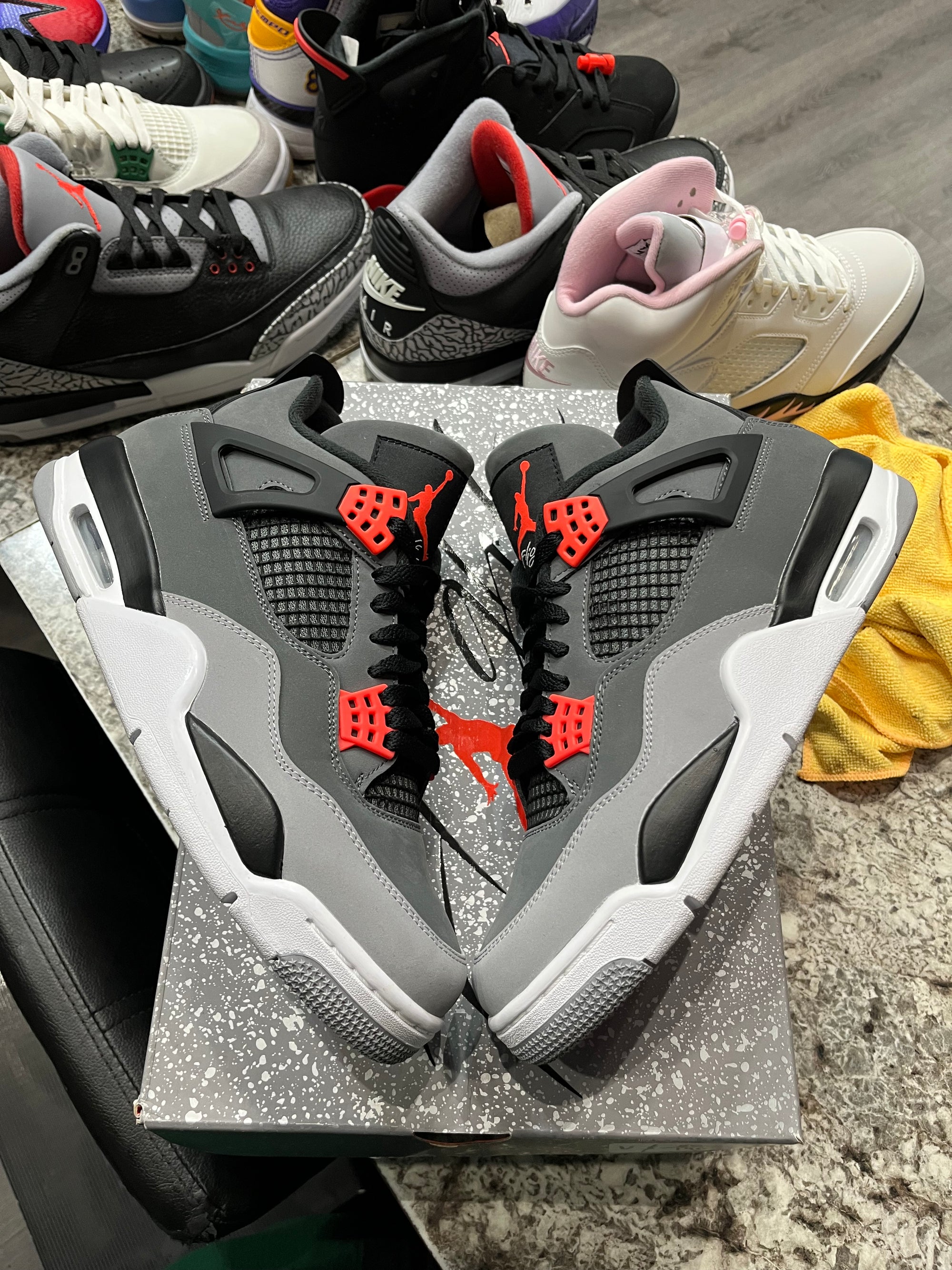 Jordan 4 Retro Infrared