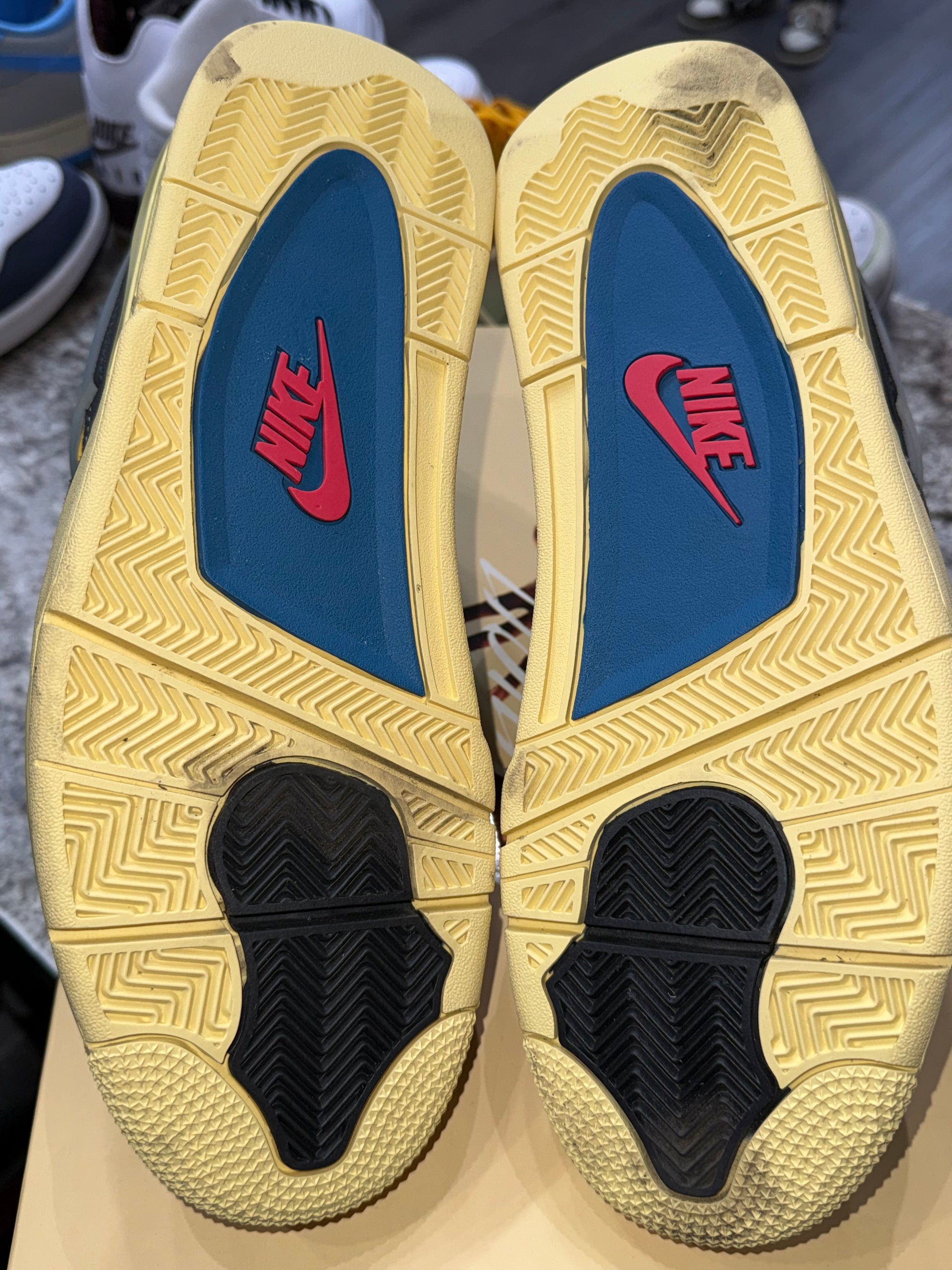 Jordan 4 Retro Union Off Noir