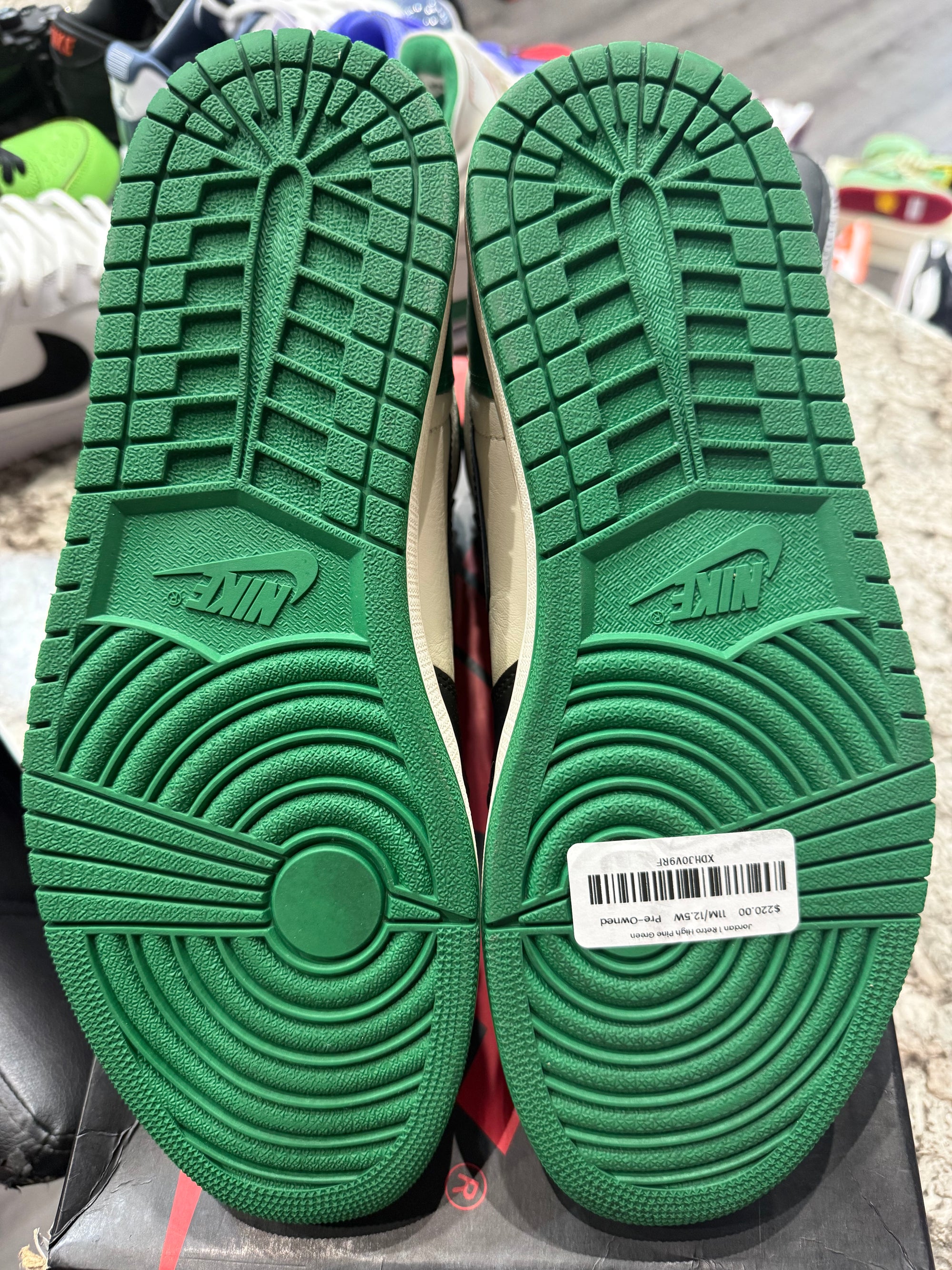Jordan 1 Retro High Pine Green (DAMAGED BOX) (YARD SALE)