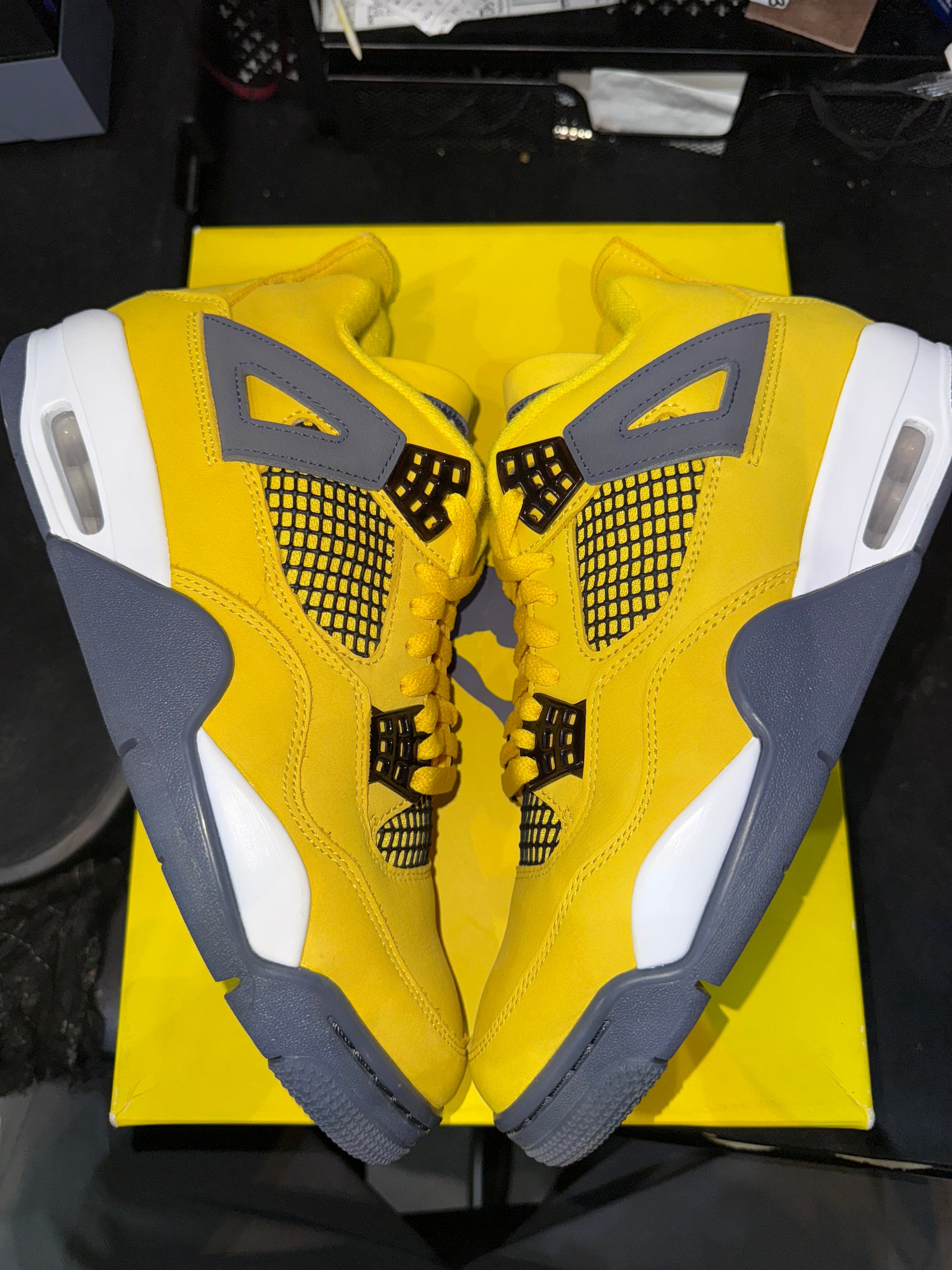 Jordan 4 Retro Lightning (2021)