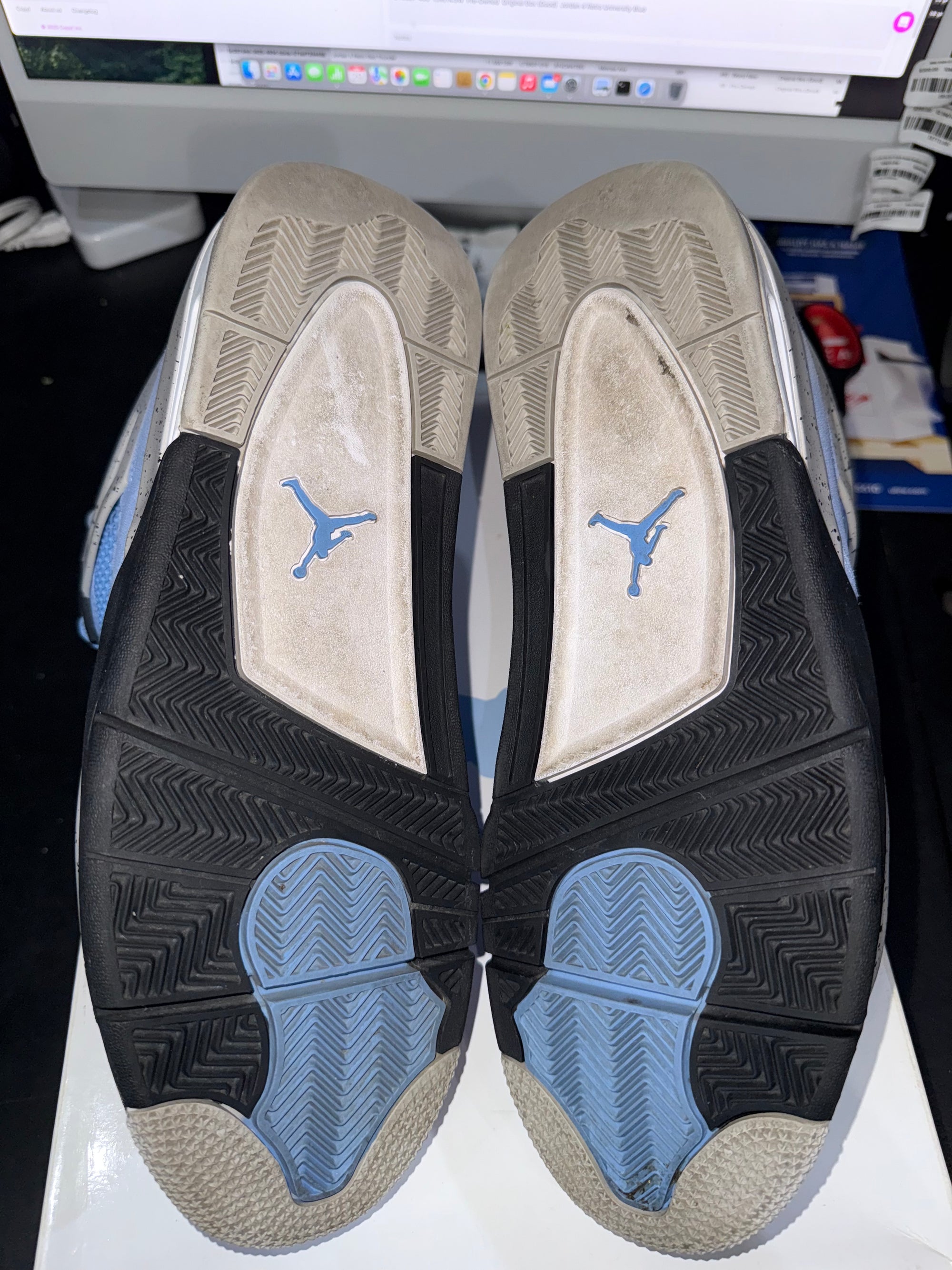 Jordan 4 Retro University Blue