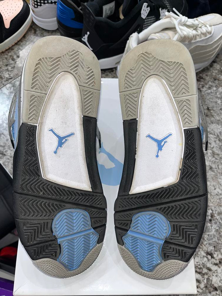 Jordan 4 Retro University Blue