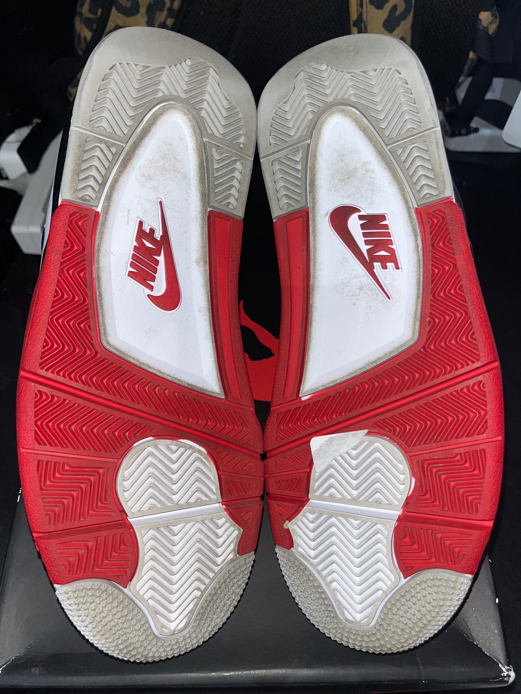 Jordan 4 Retro Fire Red (2020) (YELLOWING)