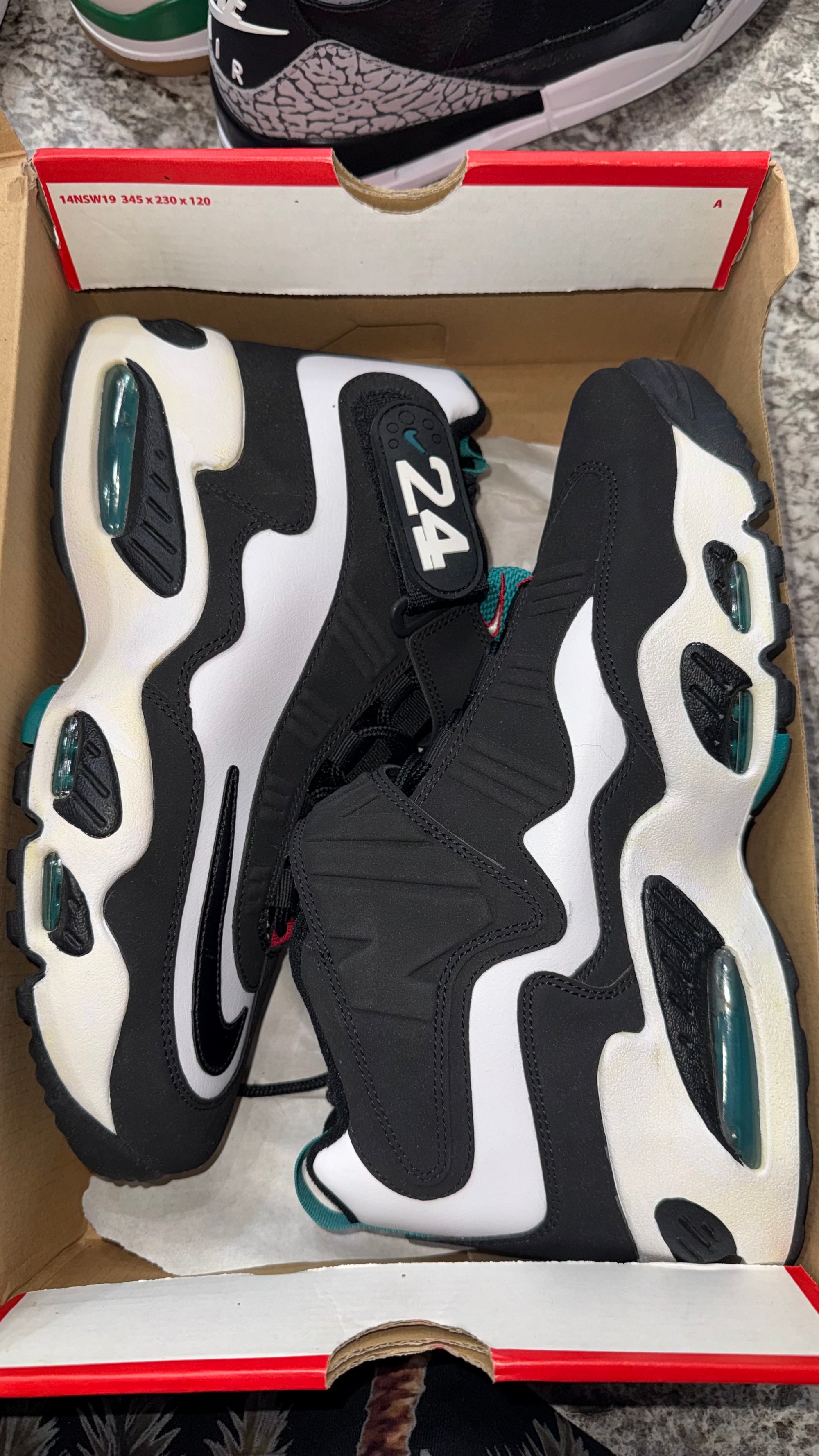 Nike Air Griffey Max 1 White Freshwater (2021) (YELLOWING) (YARD SALE)