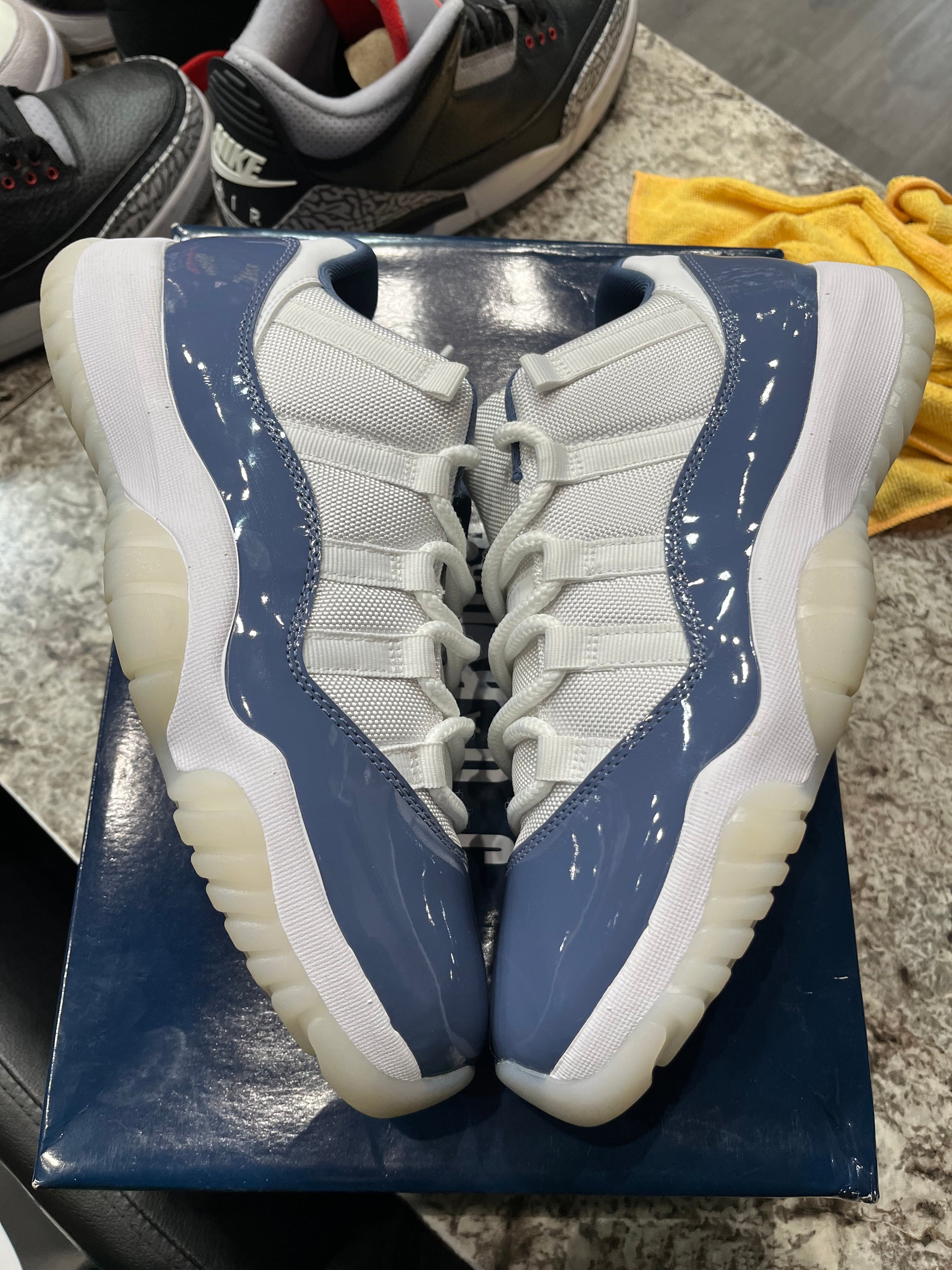 Jordan 11 Retro Low Diffused Blue