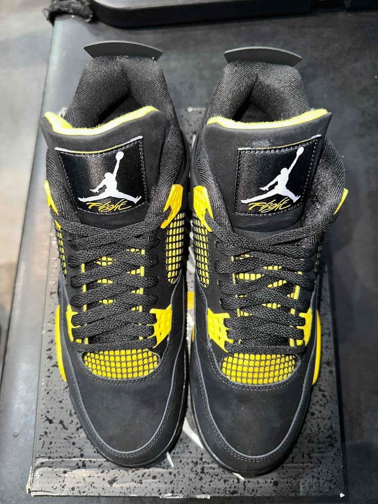 Jordan 4 Retro Thunder (2023)