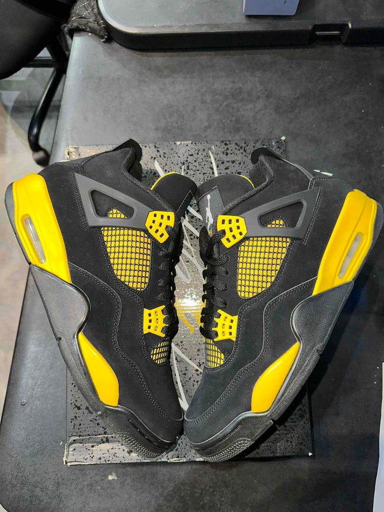 Jordan 4 Retro Thunder (2023)