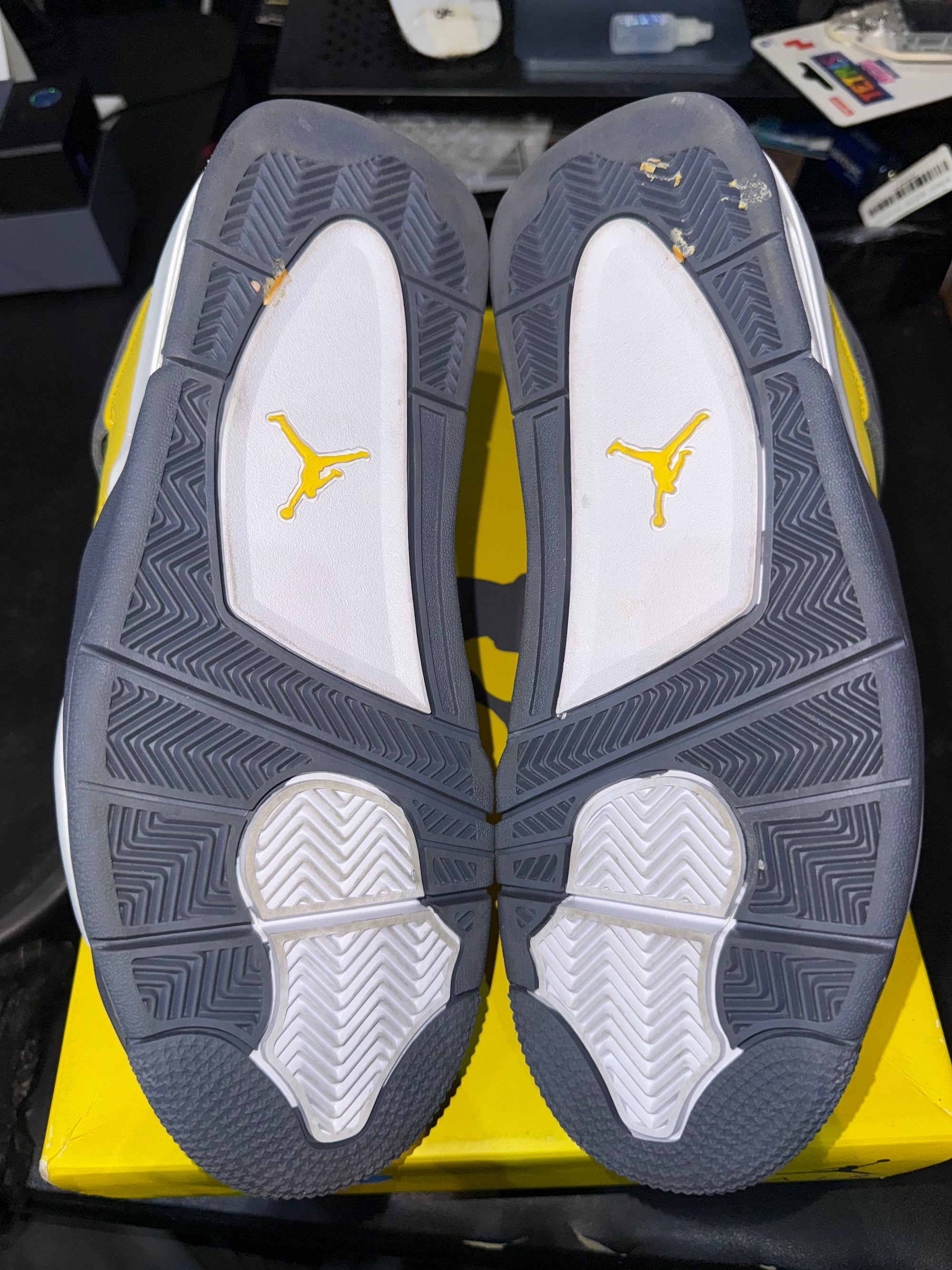 Jordan 4 Retro Lightning (2021)