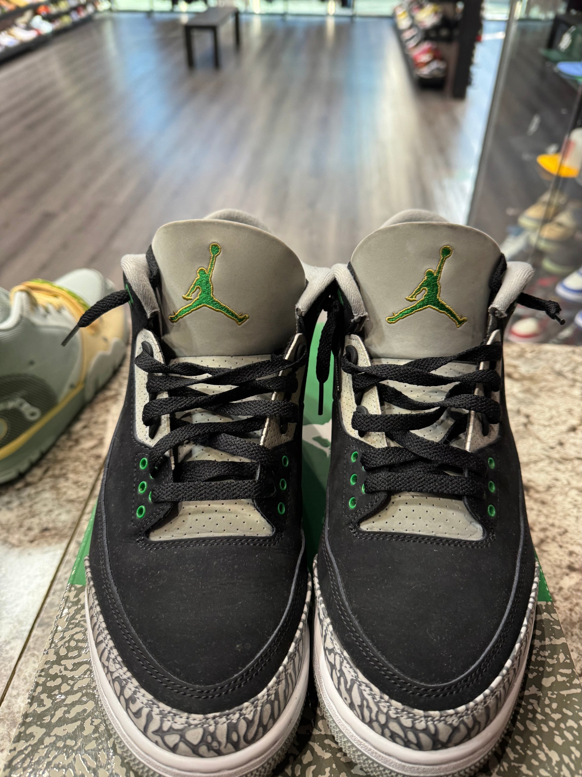 Jordan 3 Retro Pine Green (Damaged Box)