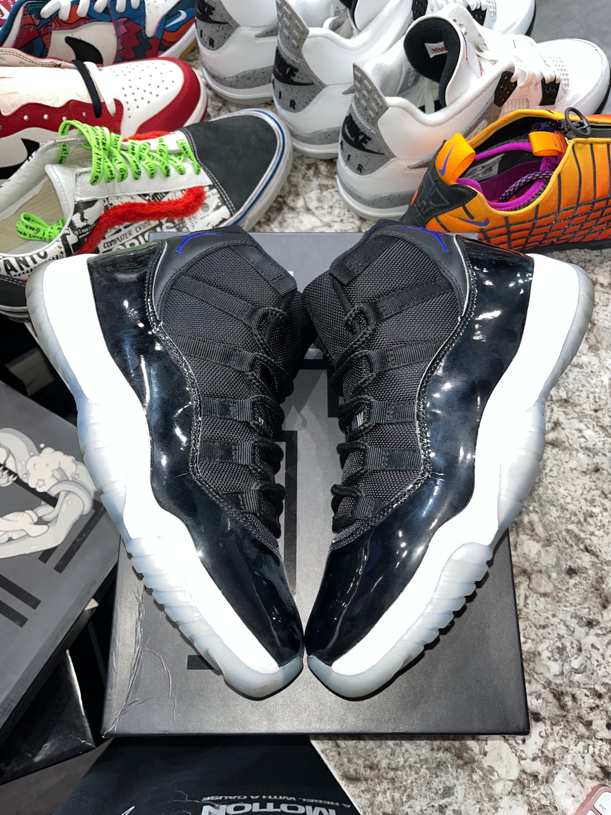 Jordan 11 Retro Space Jam (2016)