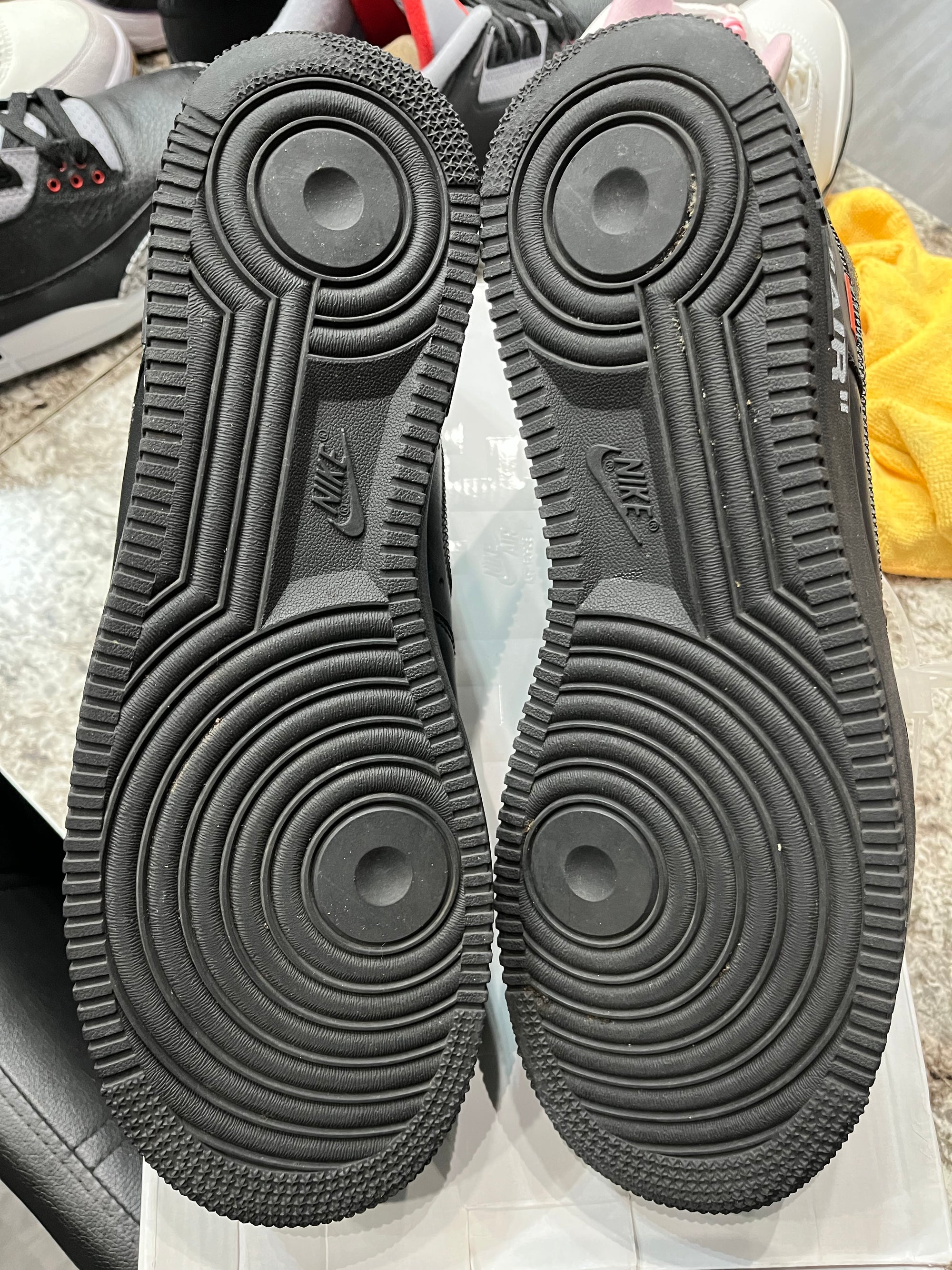 Nike Air Force 1 Low '07 Off-White MoMA (without Socks)