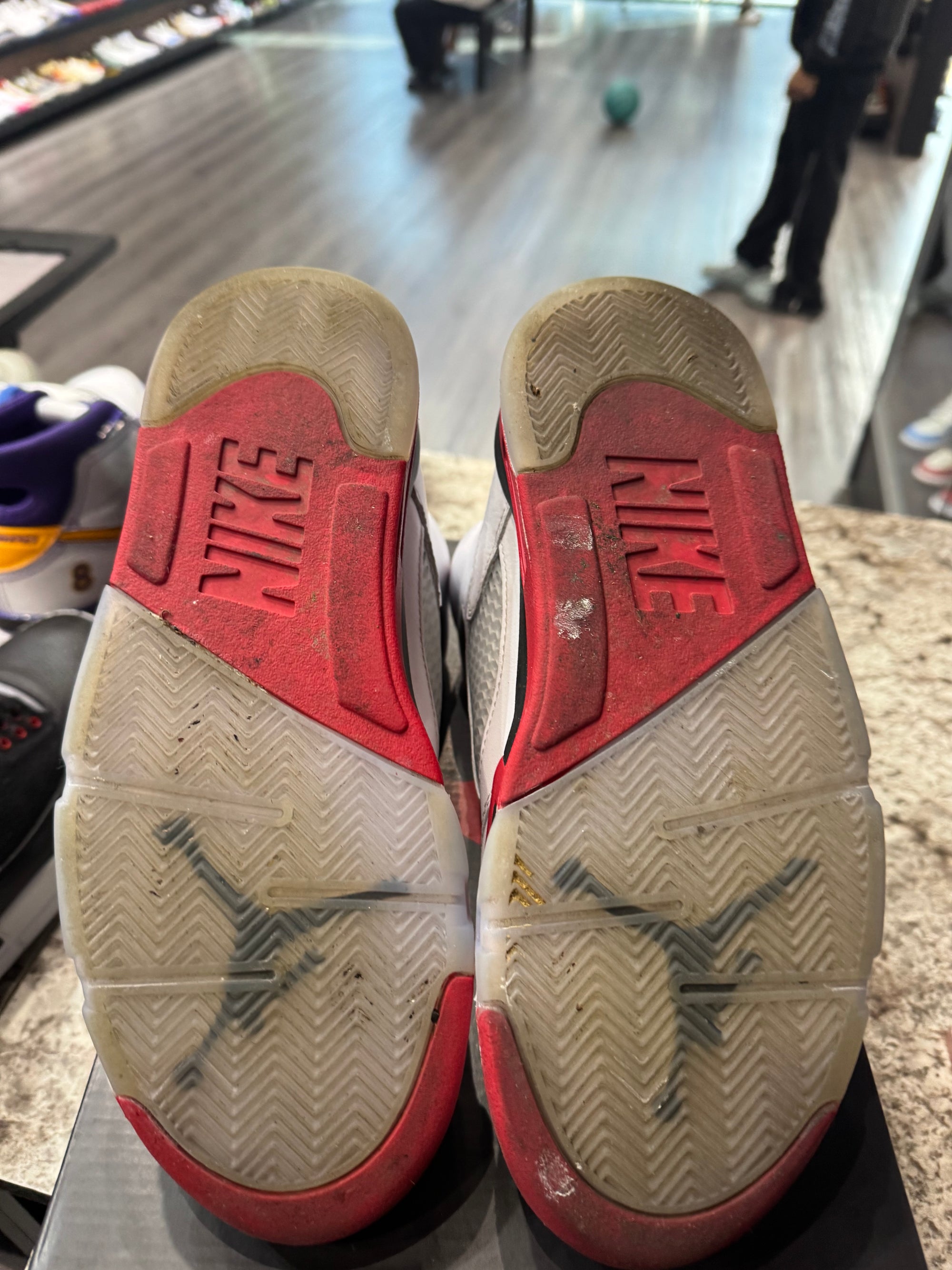 Jordan 5 Retro Fire Red Black Tongue (2025)