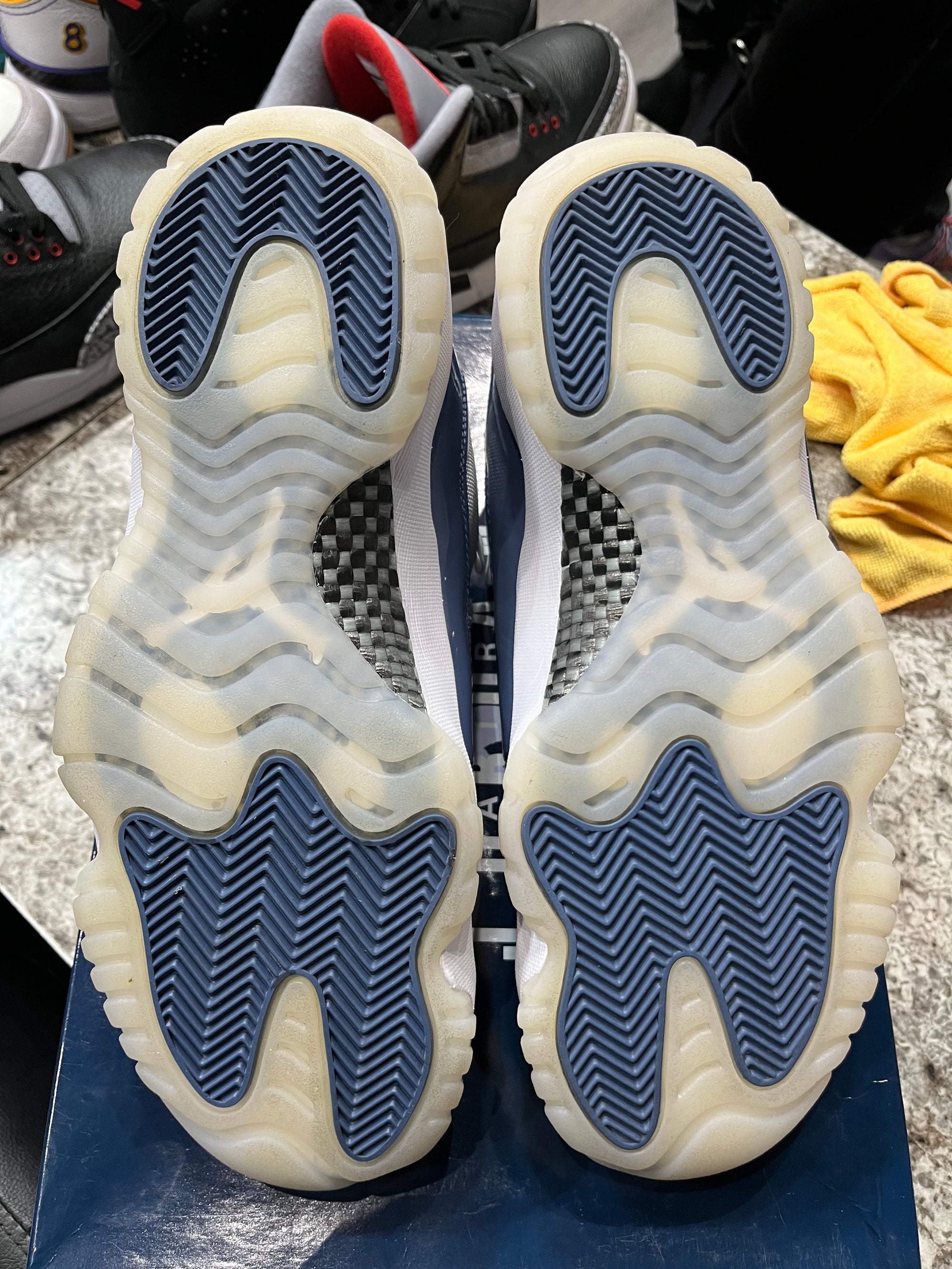 Jordan 11 Retro Low Diffused Blue