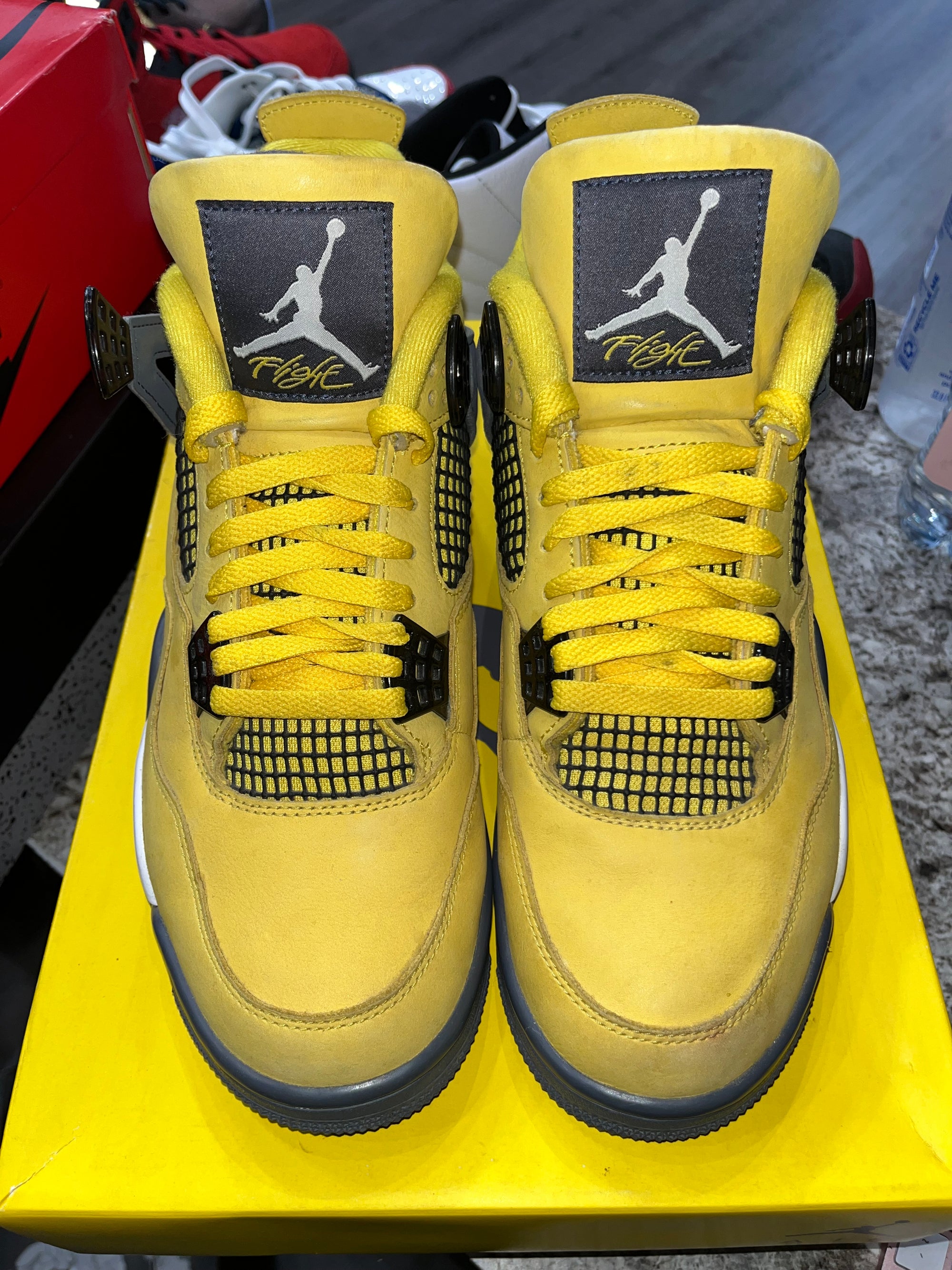 Jordan 4 Retro Lightning (2021)