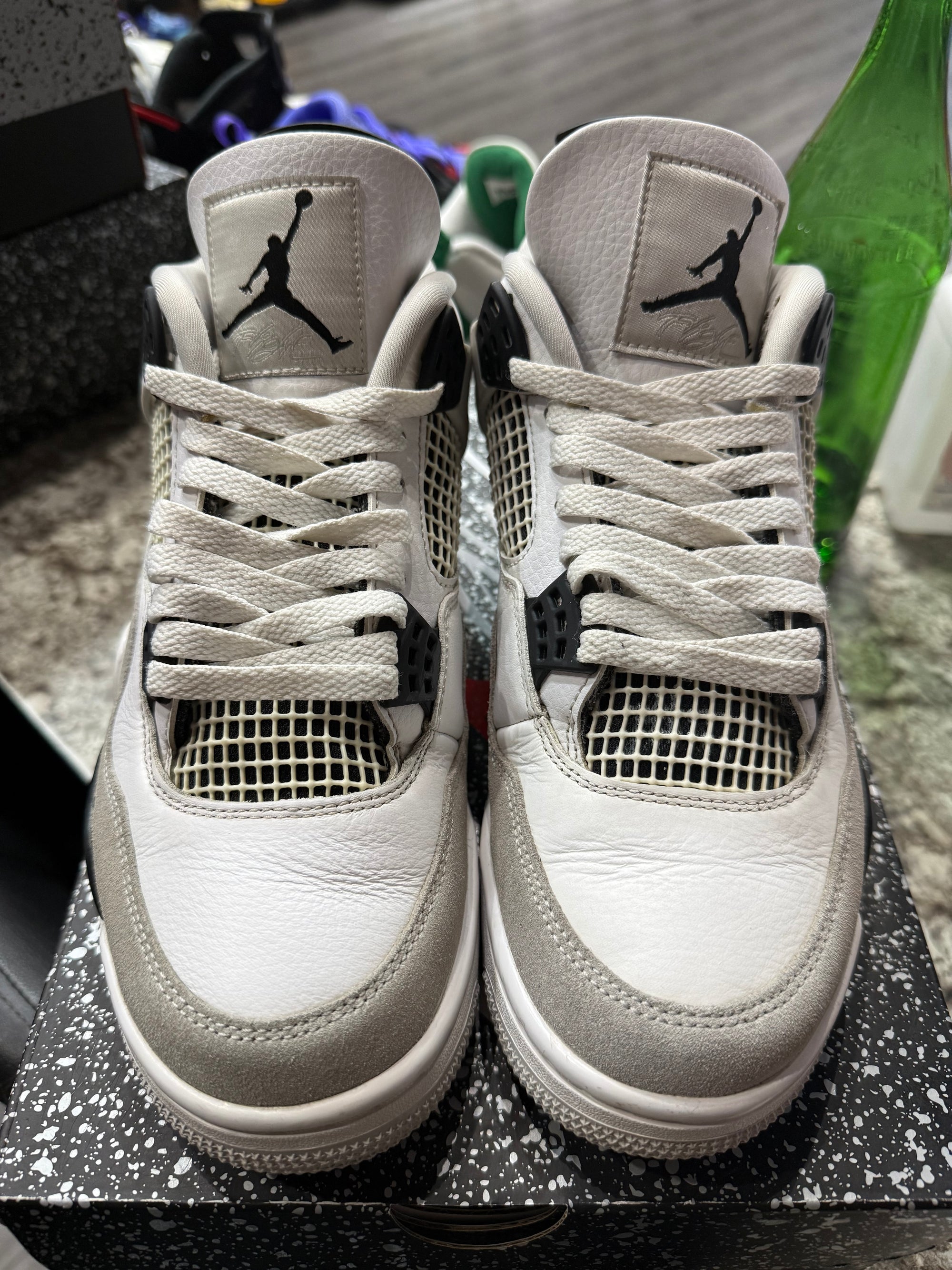 Jordan 4 Retro Military Black (YARD SALE)