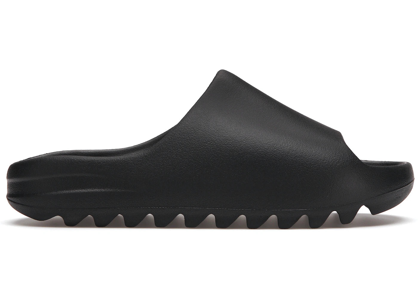 靴 adidas YEEZY Slide Amazon.com | adidas Yeezy Slide Dark Onyx (Kids) - Size 2Y