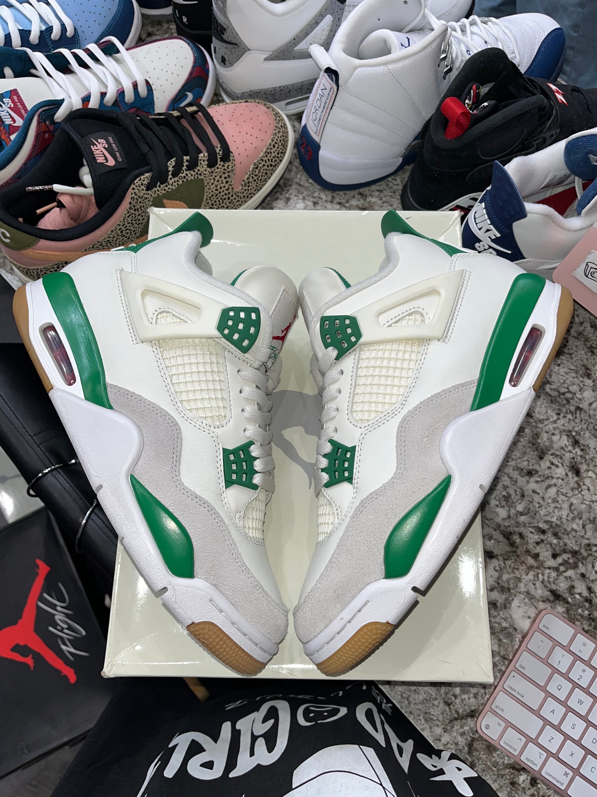 Jordan 4 Retro SB Pine Green