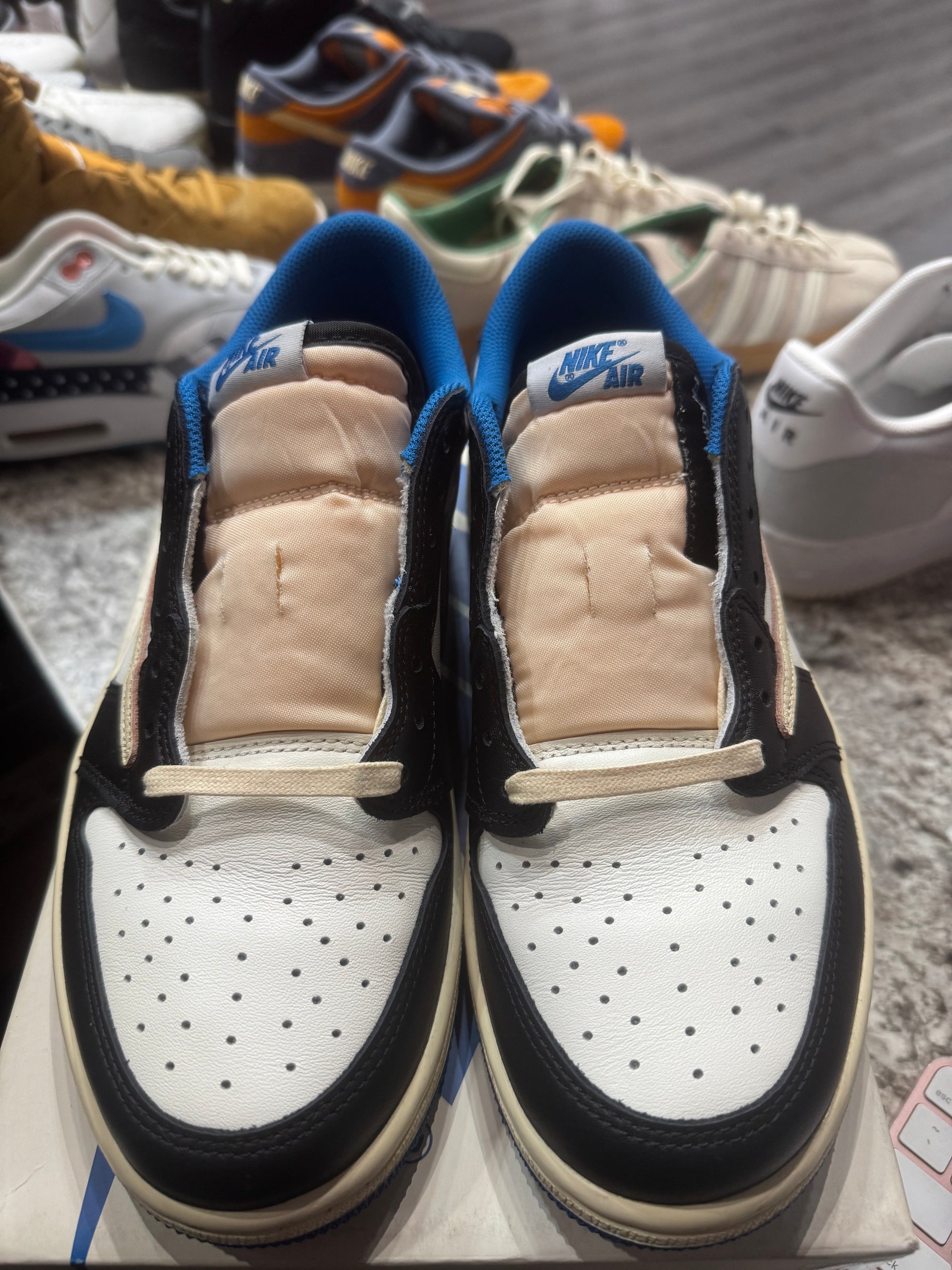 Jordan 1 Retro Low OG SP Fragment x Travis Scott (Missing Sleeve)