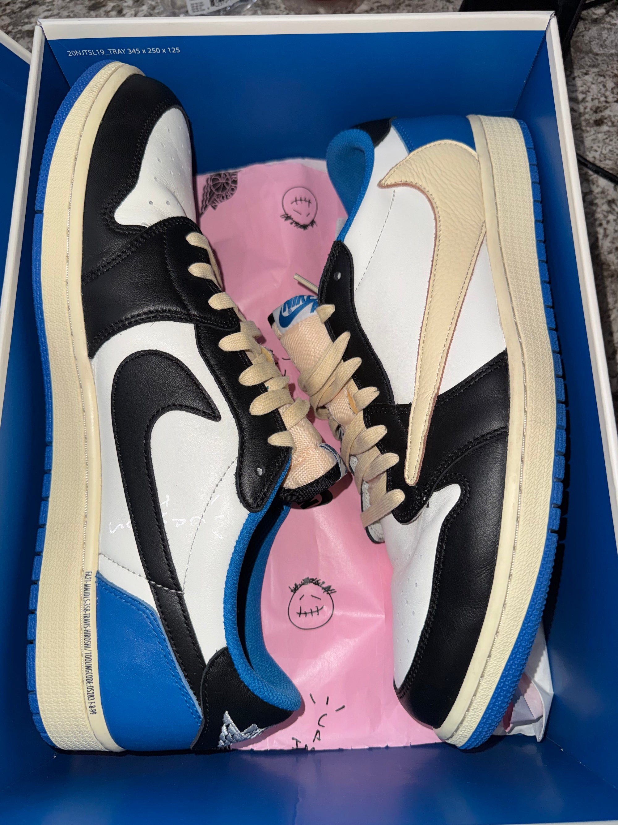 Jordan 1 Retro Low OG SP Fragment x Travis Scott