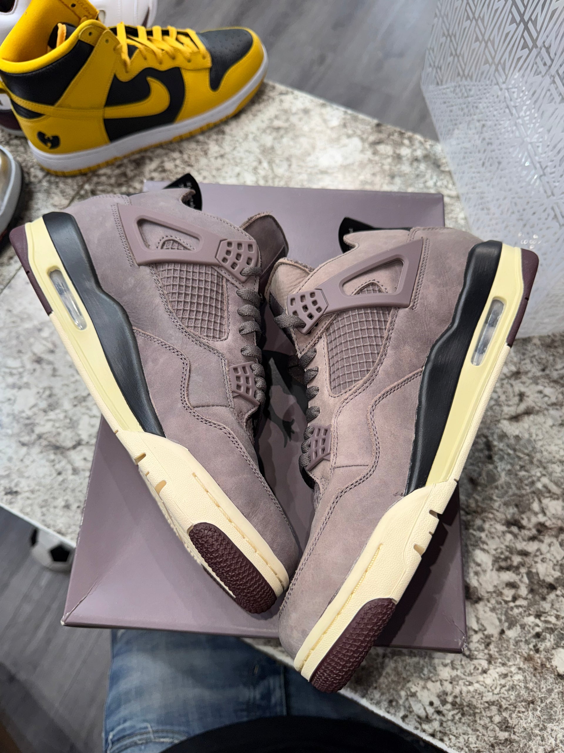 Jordan 4 Retro SP A Ma Maniére Violet Ore