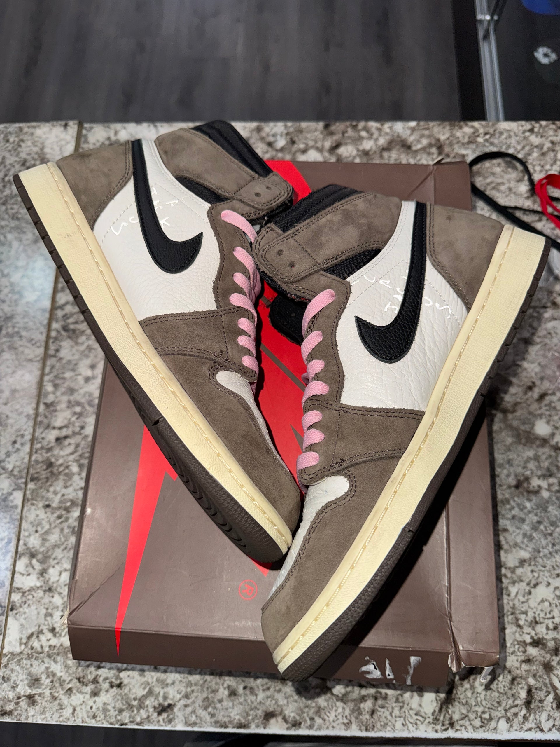 Jordan 1 Retro High OG SP Travis Scott Mocha