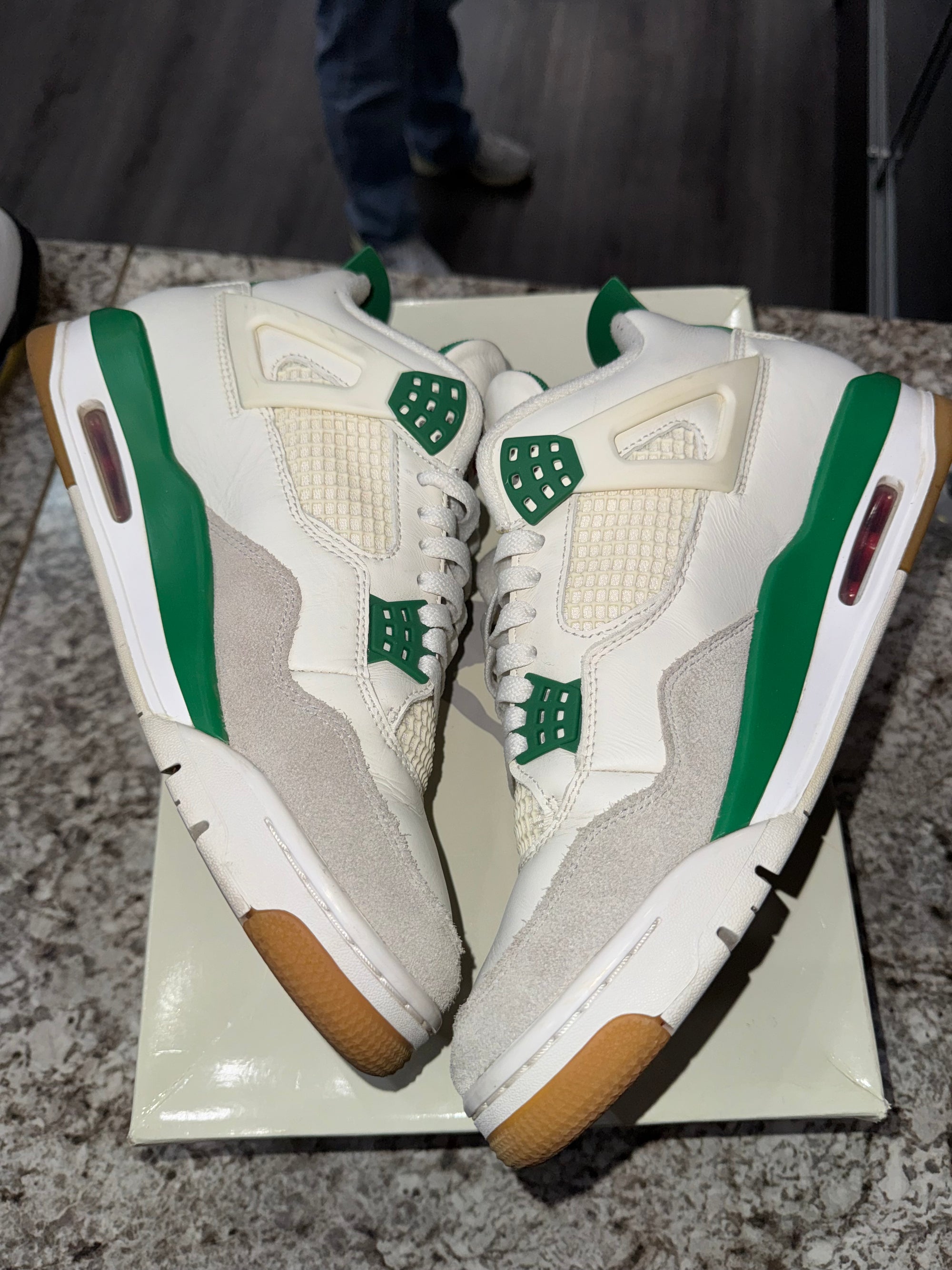 Jordan 4 Retro SB Pine Green