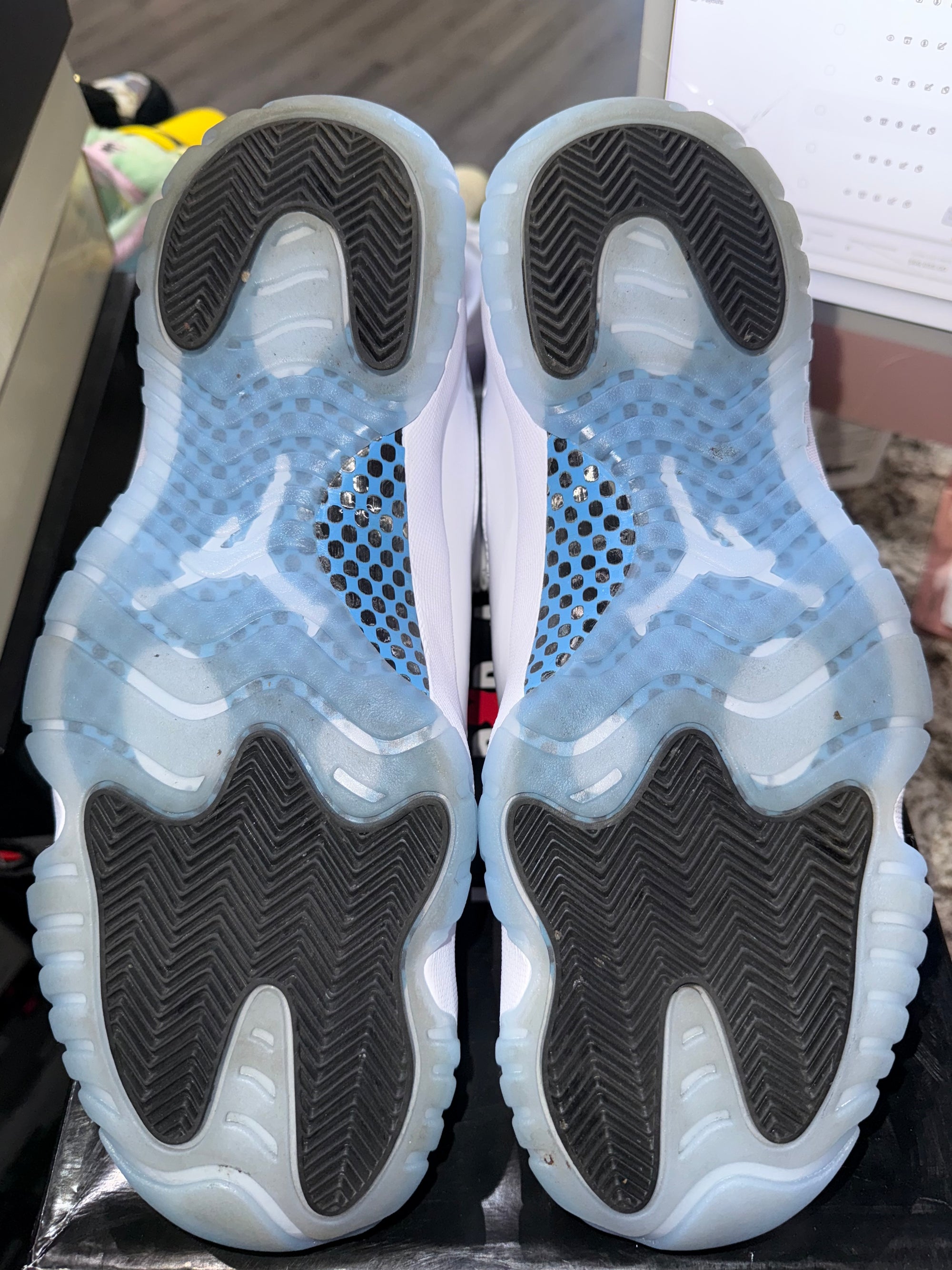 Jordan 11 Retro Legend Blue (2024)