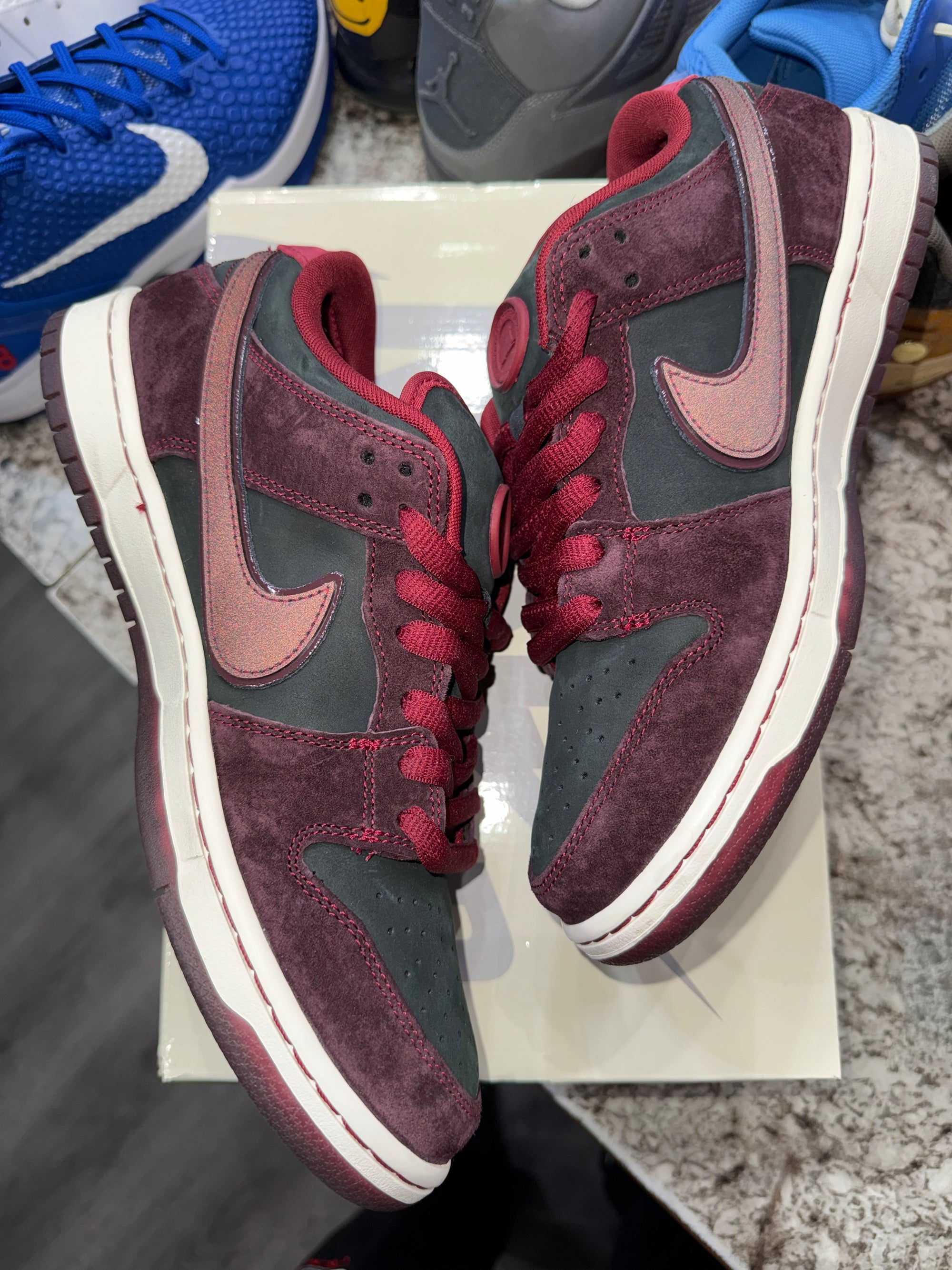 Nike SB Dunk Low Riot Skateshop