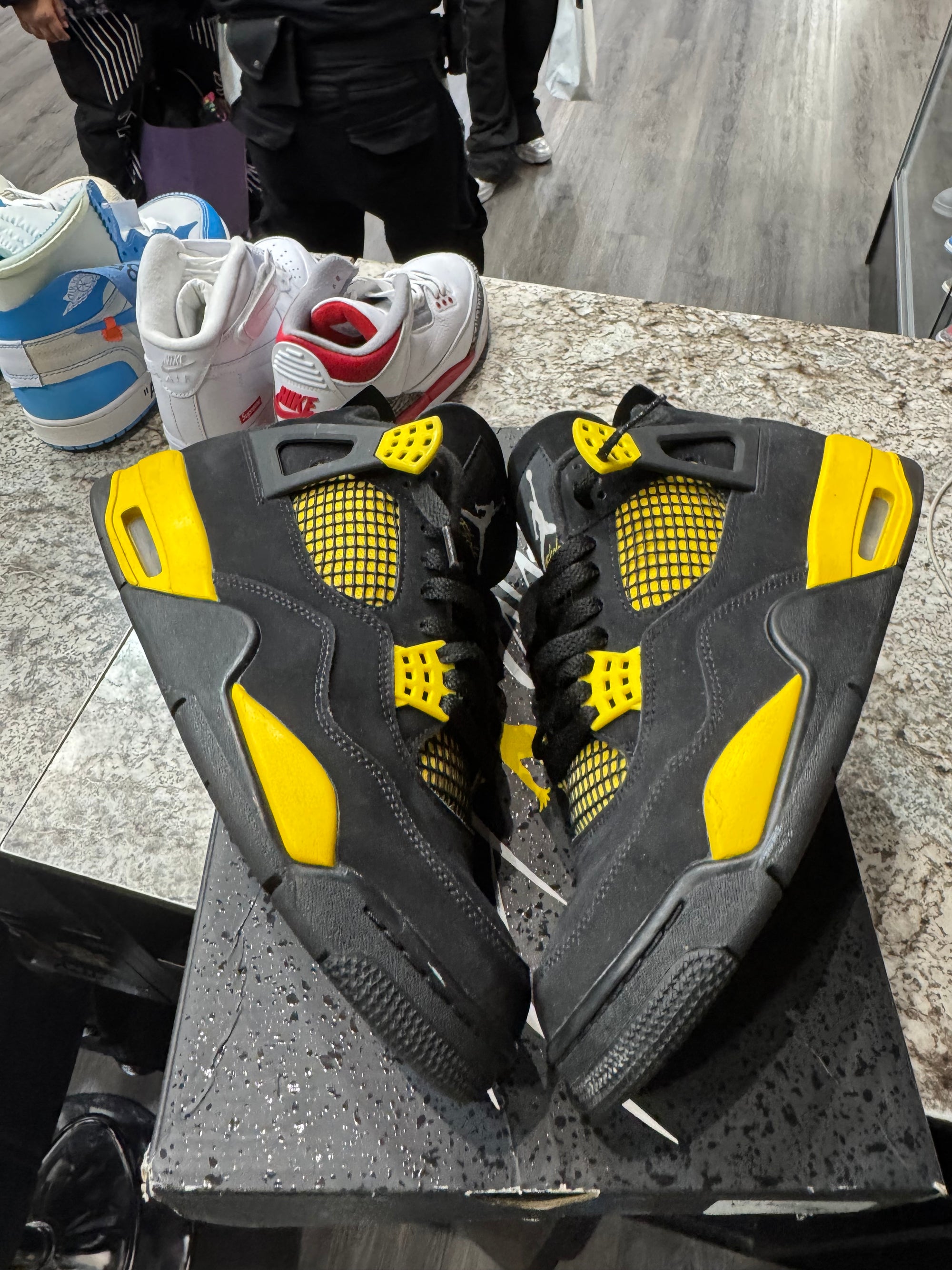 Jordan 4 Retro Thunder (2023)