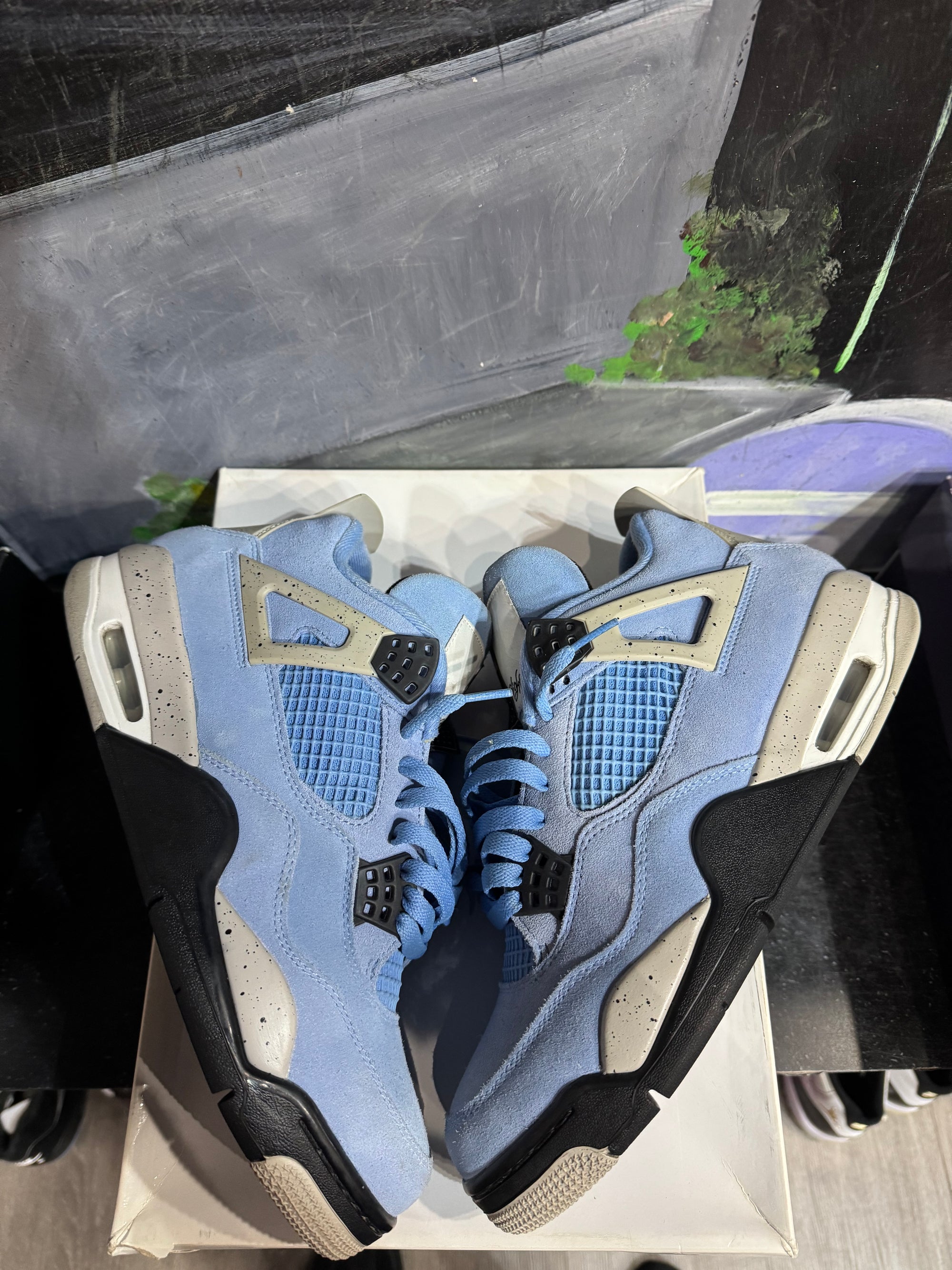 Jordan 4 Retro University Blue (Damaged Box)