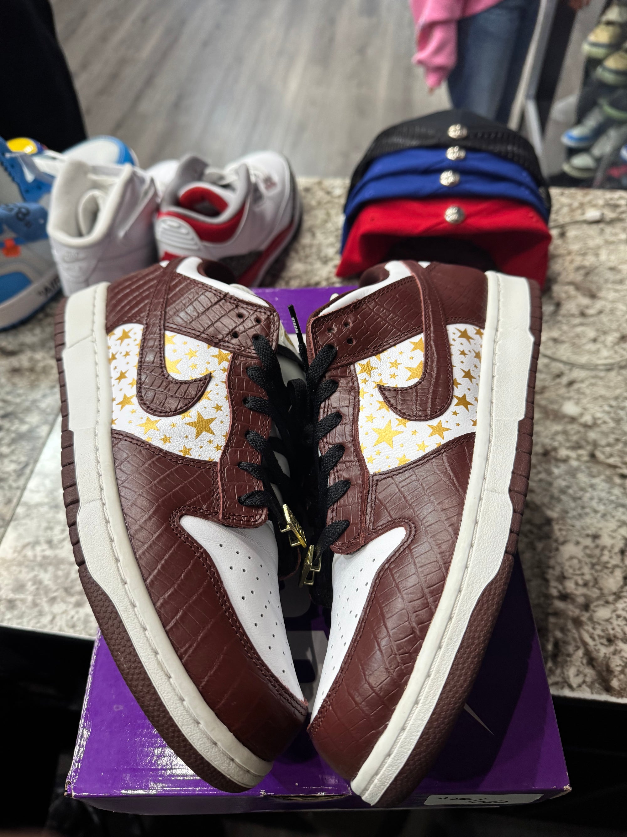 Nike SB Dunk Low Supreme Stars Barkroot Brown (2021)
