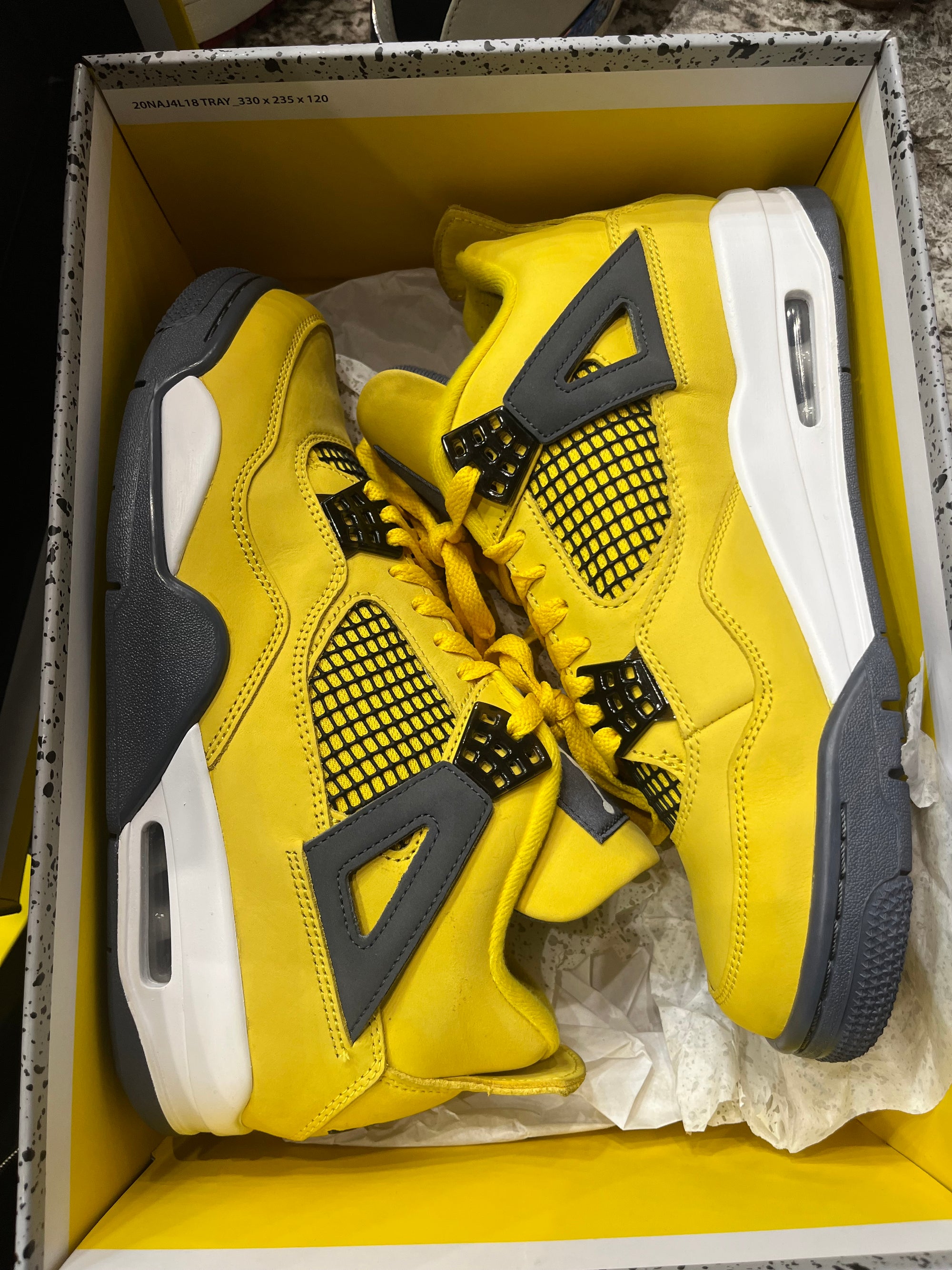 Jordan 4 Retro Lightning (2021)