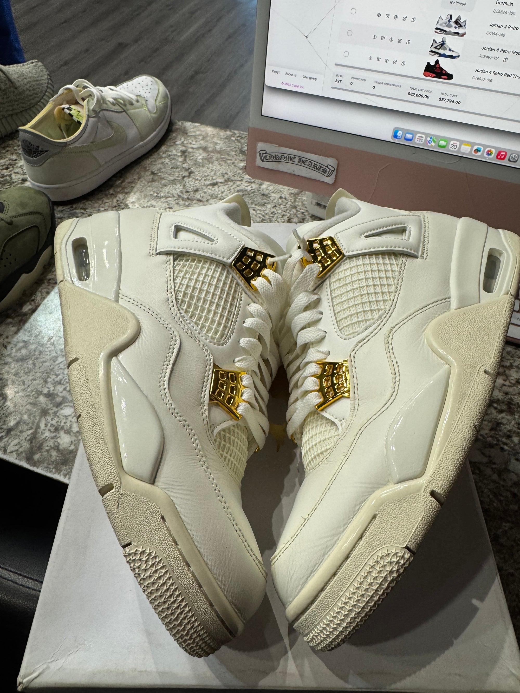 Jordan 4 Retro Metallic Gold (Women's)