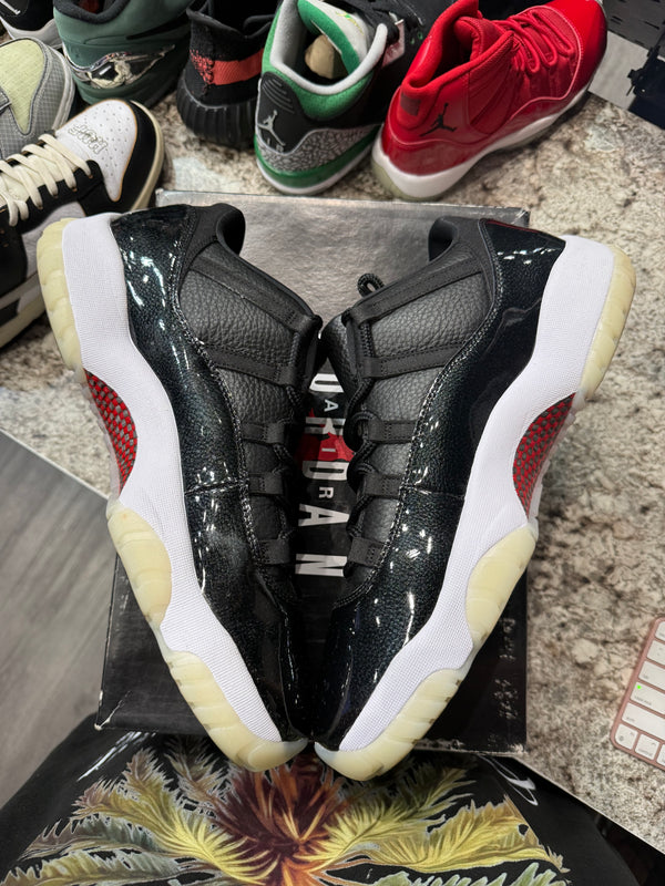 Jordan 11 Retro Low 72-10